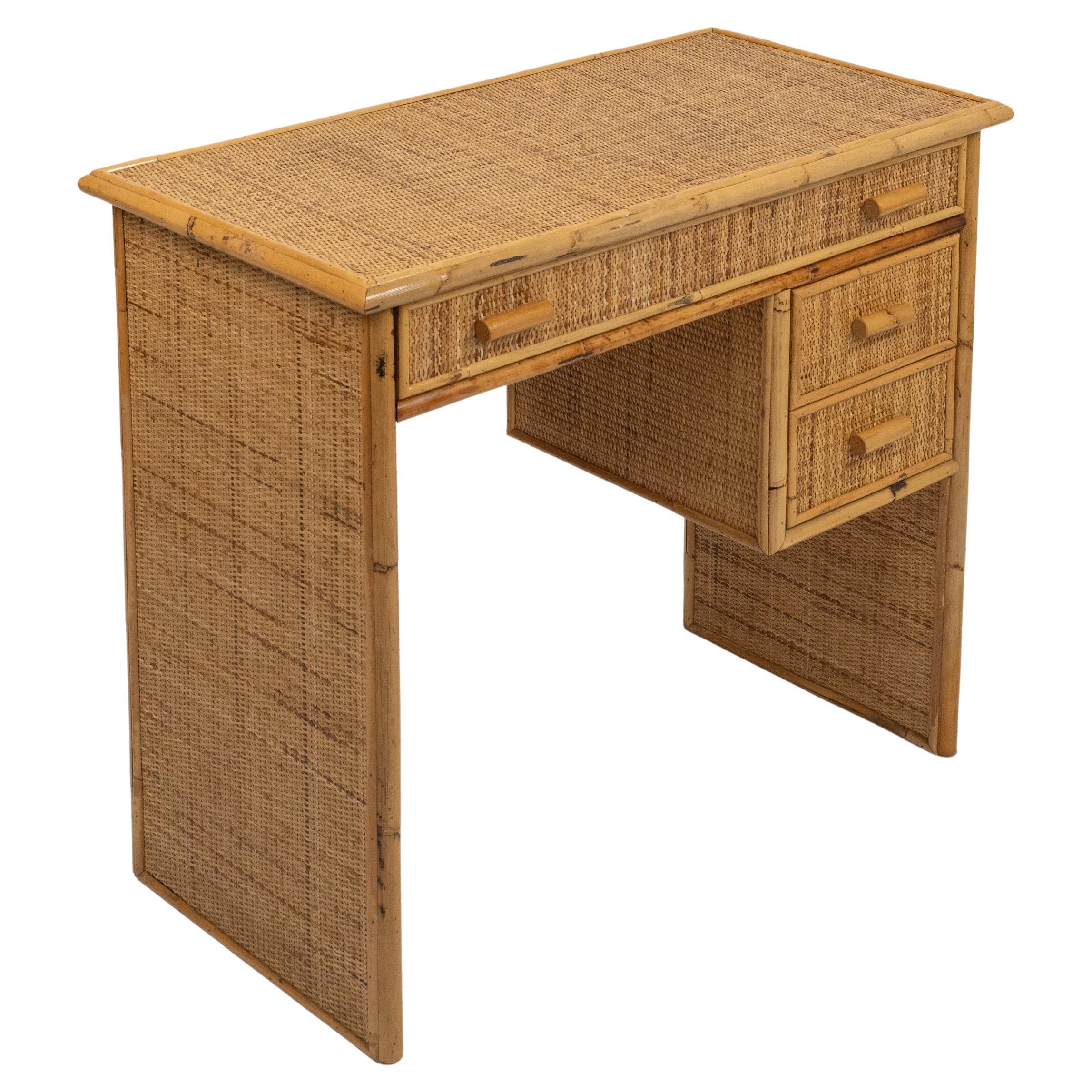 Midcentury Bamboo and Rattan Desk Writing Table with Drawers, Italy 1970s in vendita