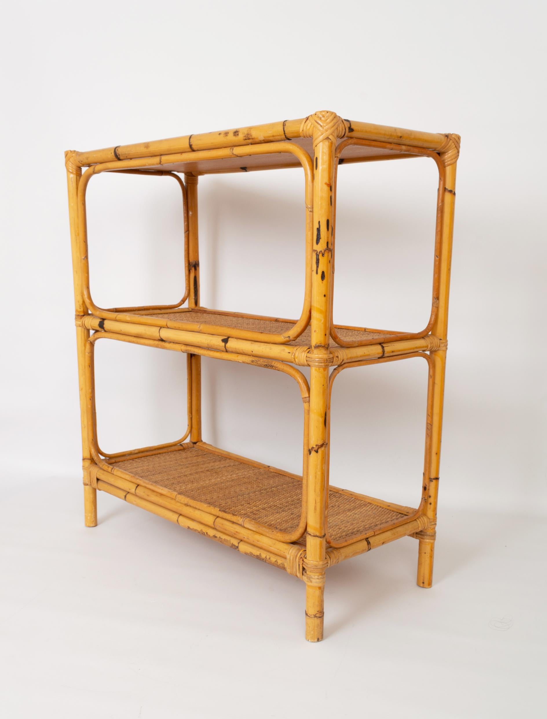 Mid Century Bamboo and Rattan Étagère Shelves, Italy, circa 1960 For Sale 1