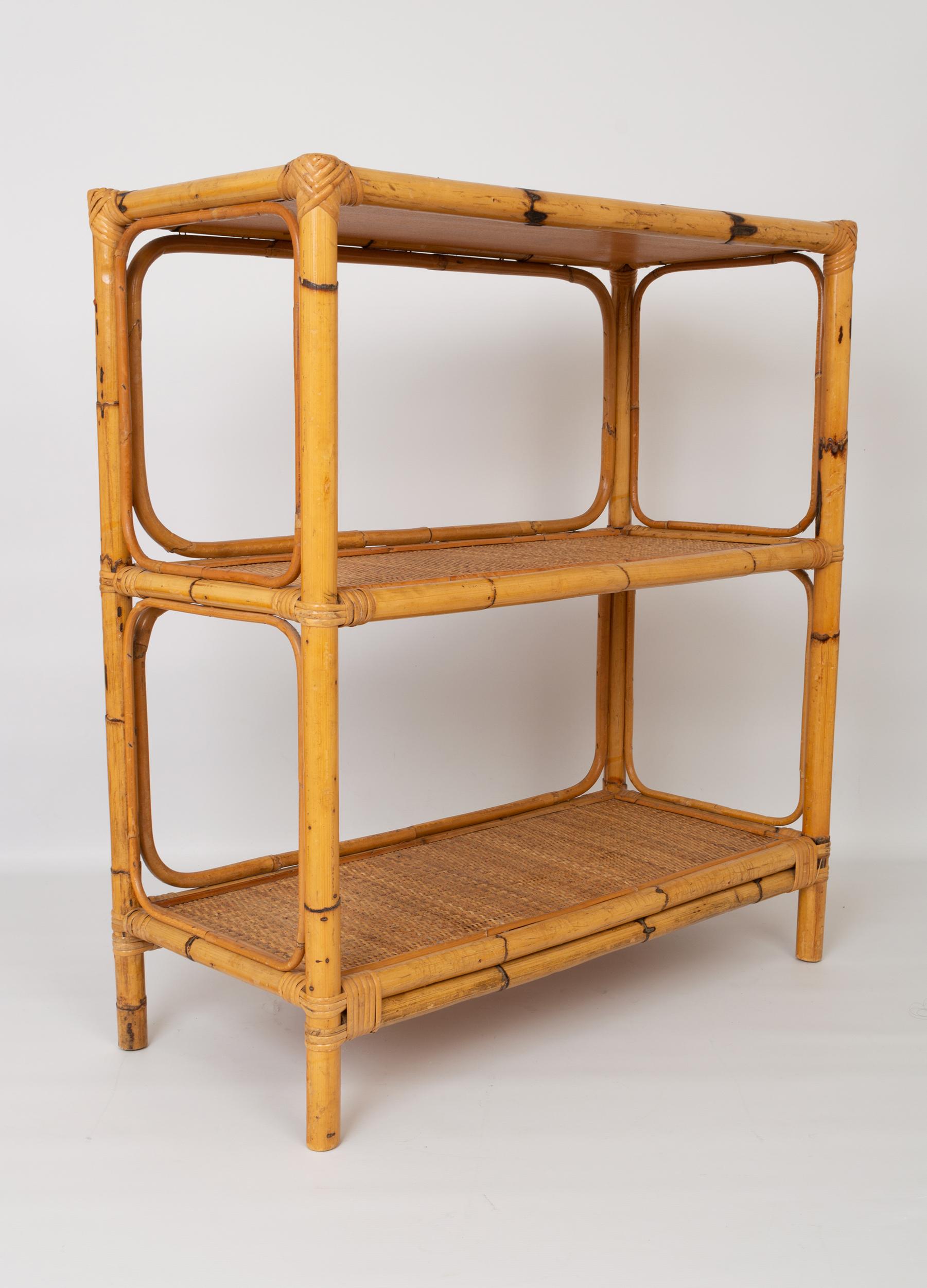Mid Century Bamboo and Rattan Étagère Shelves, Italy, circa 1960 For Sale 3
