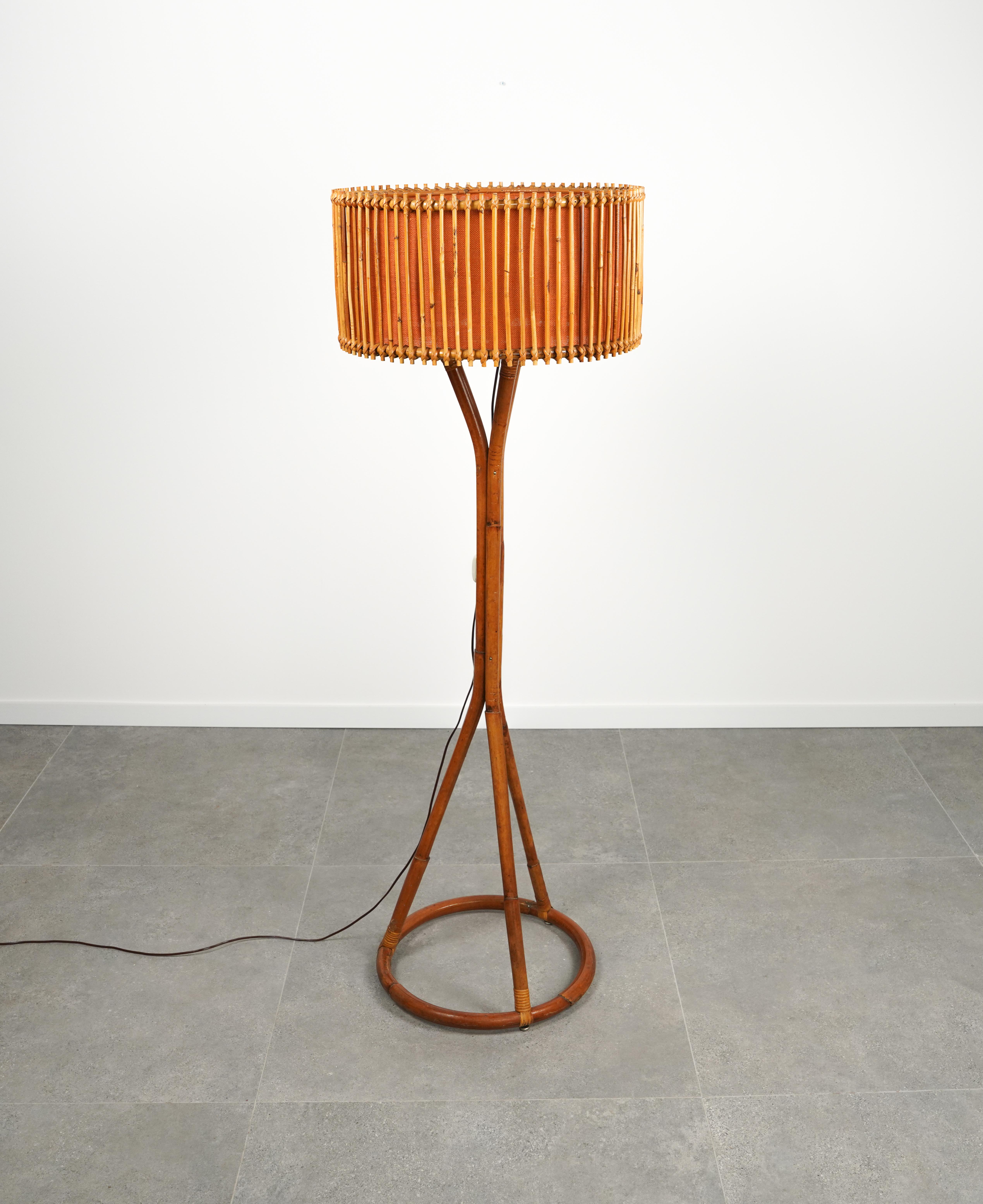 Midcentury amazing floor lamp in bamboo and rattan in the style of Franco Albini.

Made in Italy in the 1960s.