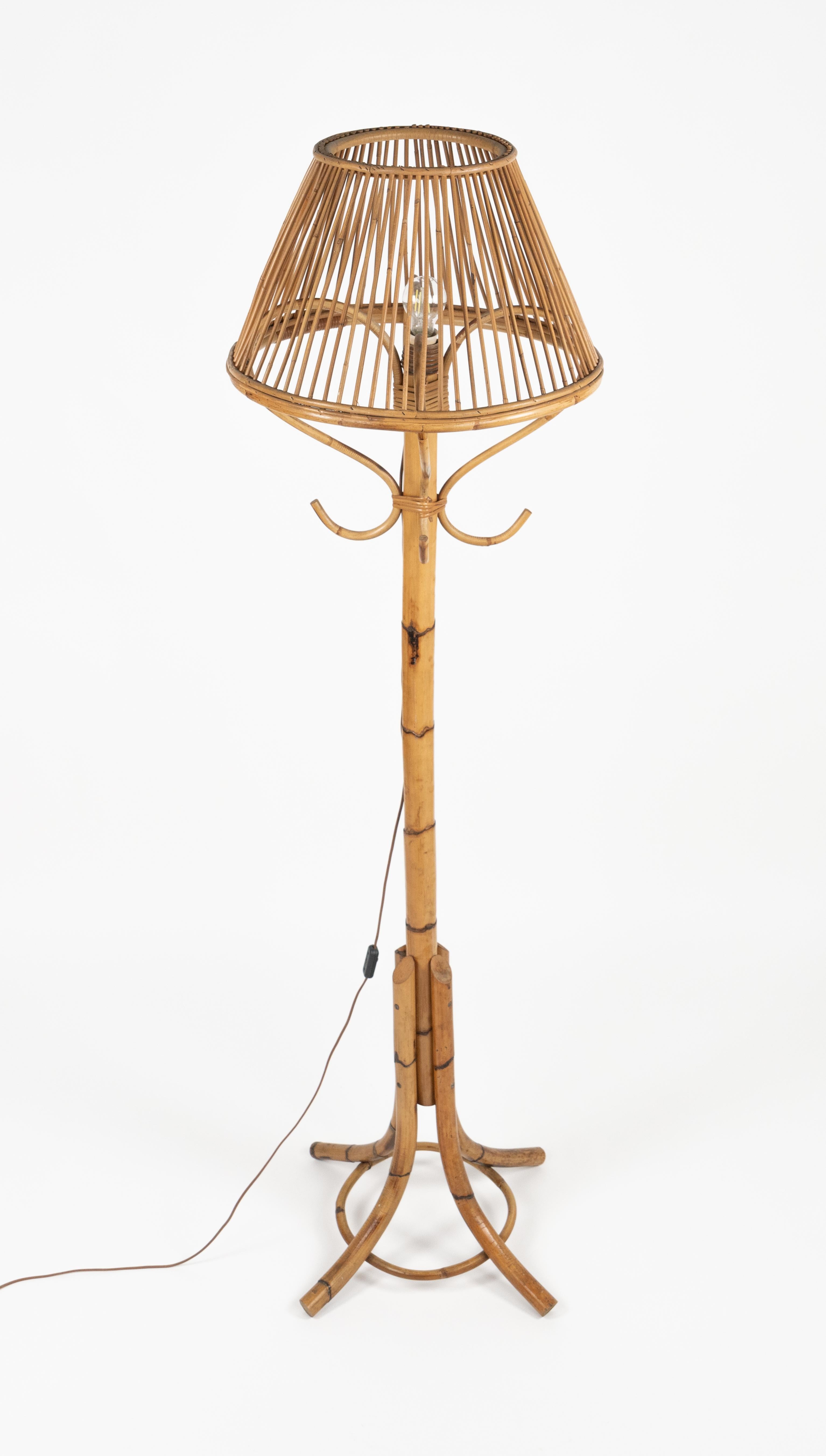 Stehlampe aus Bambus und Rattan aus der Mitte des Jahrhunderts im Franco Albini-Stil, Italien 1960er Jahre (Italienisch) im Angebot