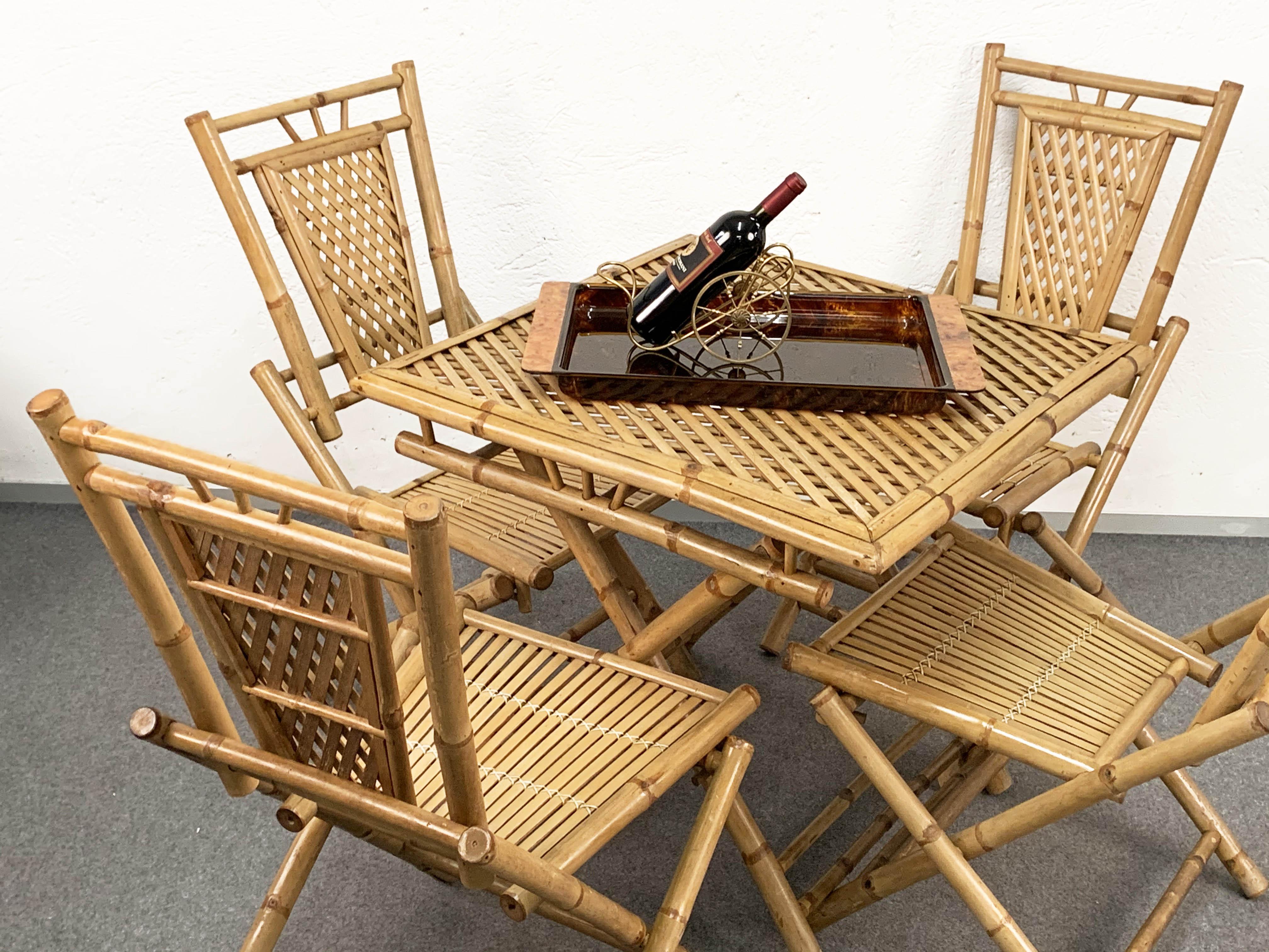Midcentury Bamboo and Rattan Italian Foldable Table and Four Chairs, 1960s In Good Condition For Sale In Roma, IT