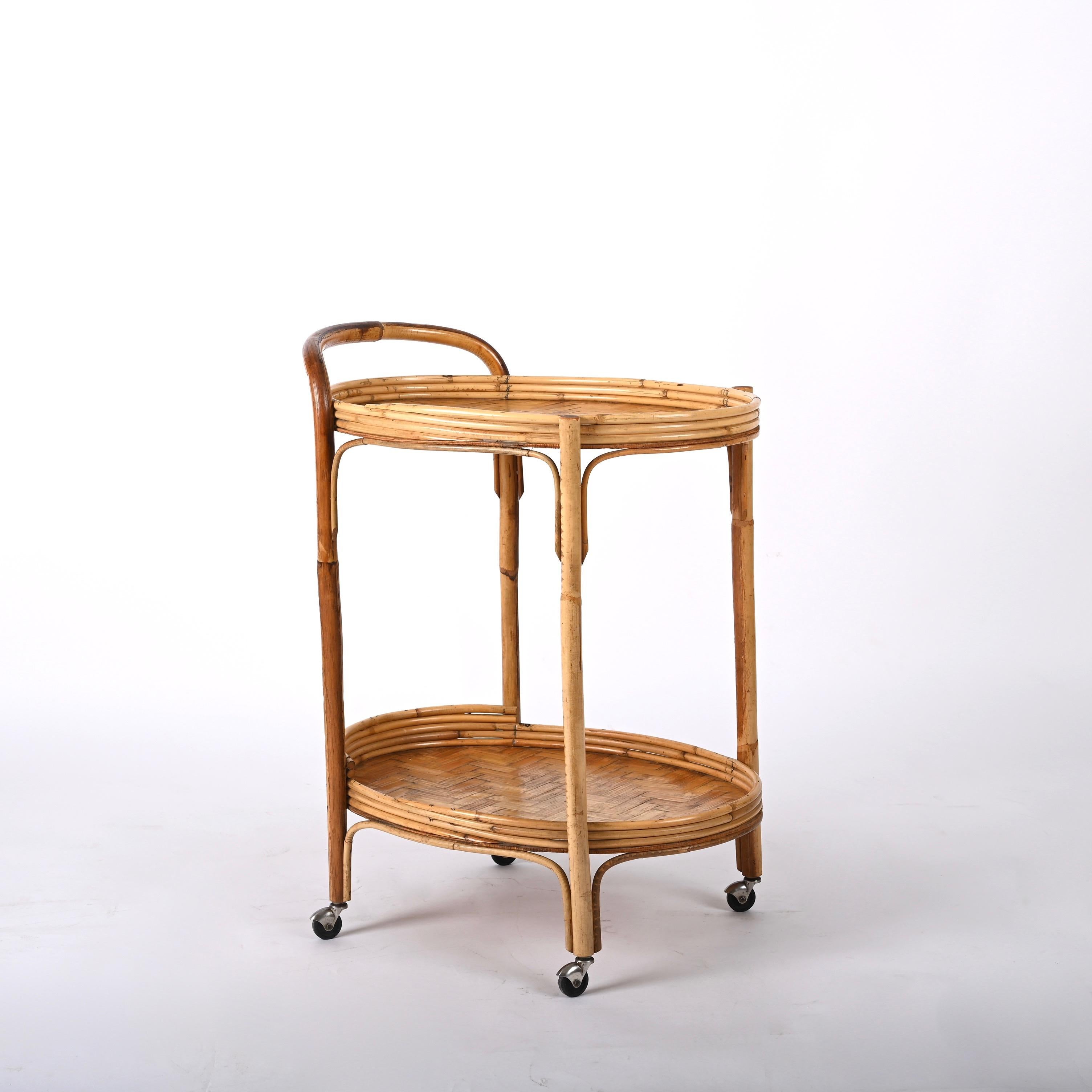 Midcentury Bamboo and Rattan Italian Oval Serving Bar Cart Trolley, 1960s In Good Condition In Roma, IT