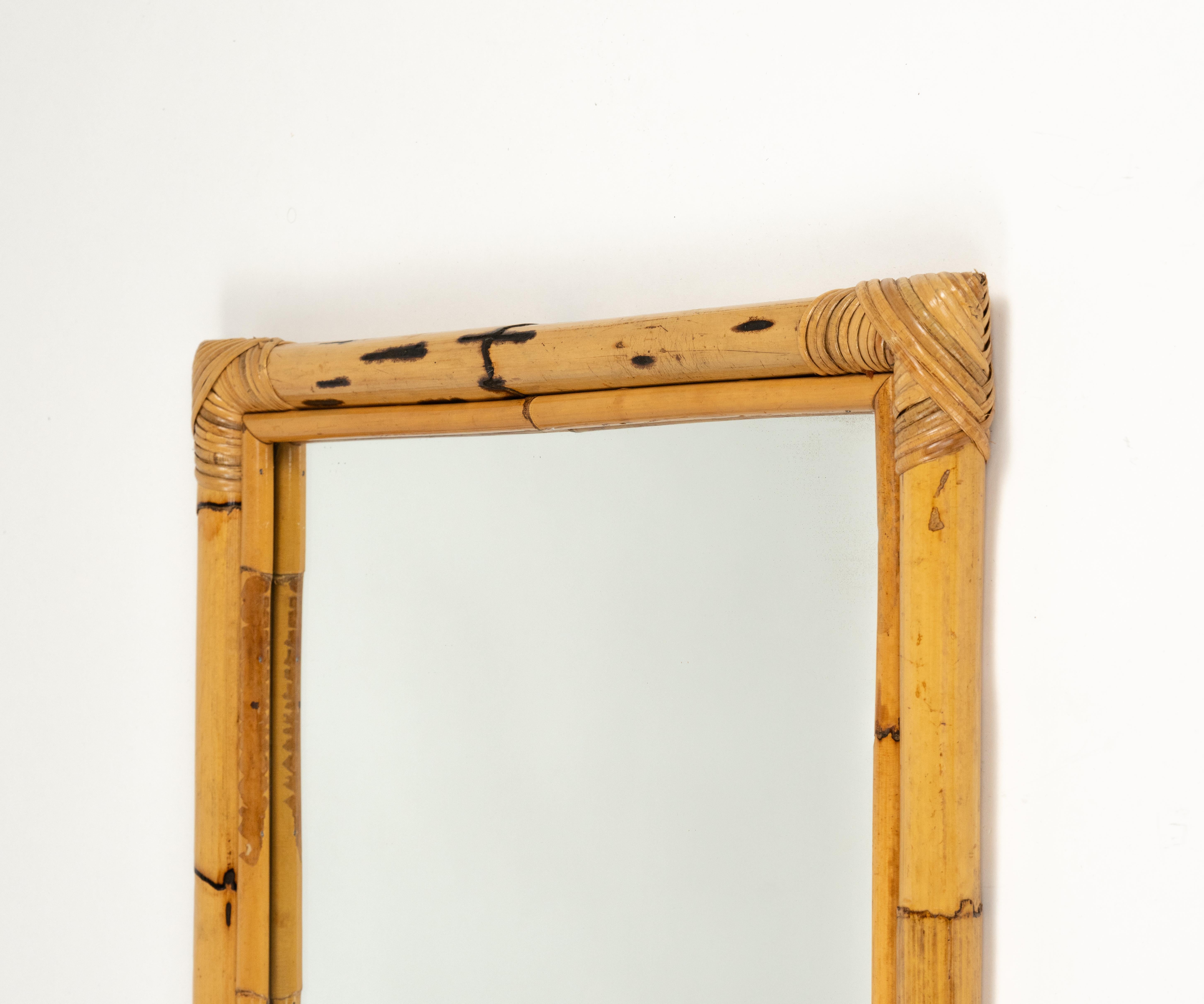 Espejo rectangular de pared de bambú y ratán de mediados de siglo, Italia Años 70 en venta 3