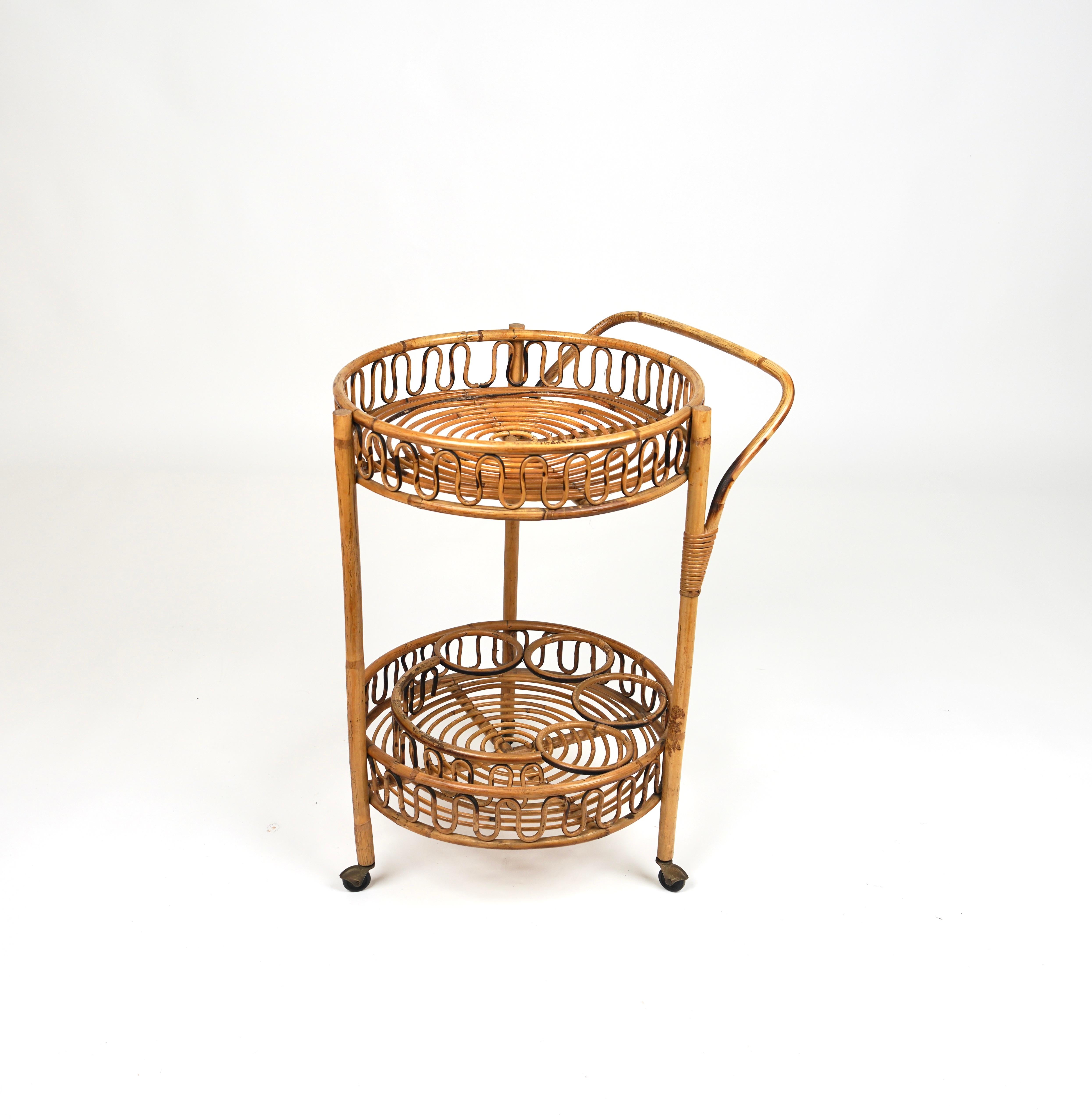 Mid-Century Modern Midcentury Bamboo and Rattan Round Serving Bar Cart Trolley, Italy, circa 1960s For Sale