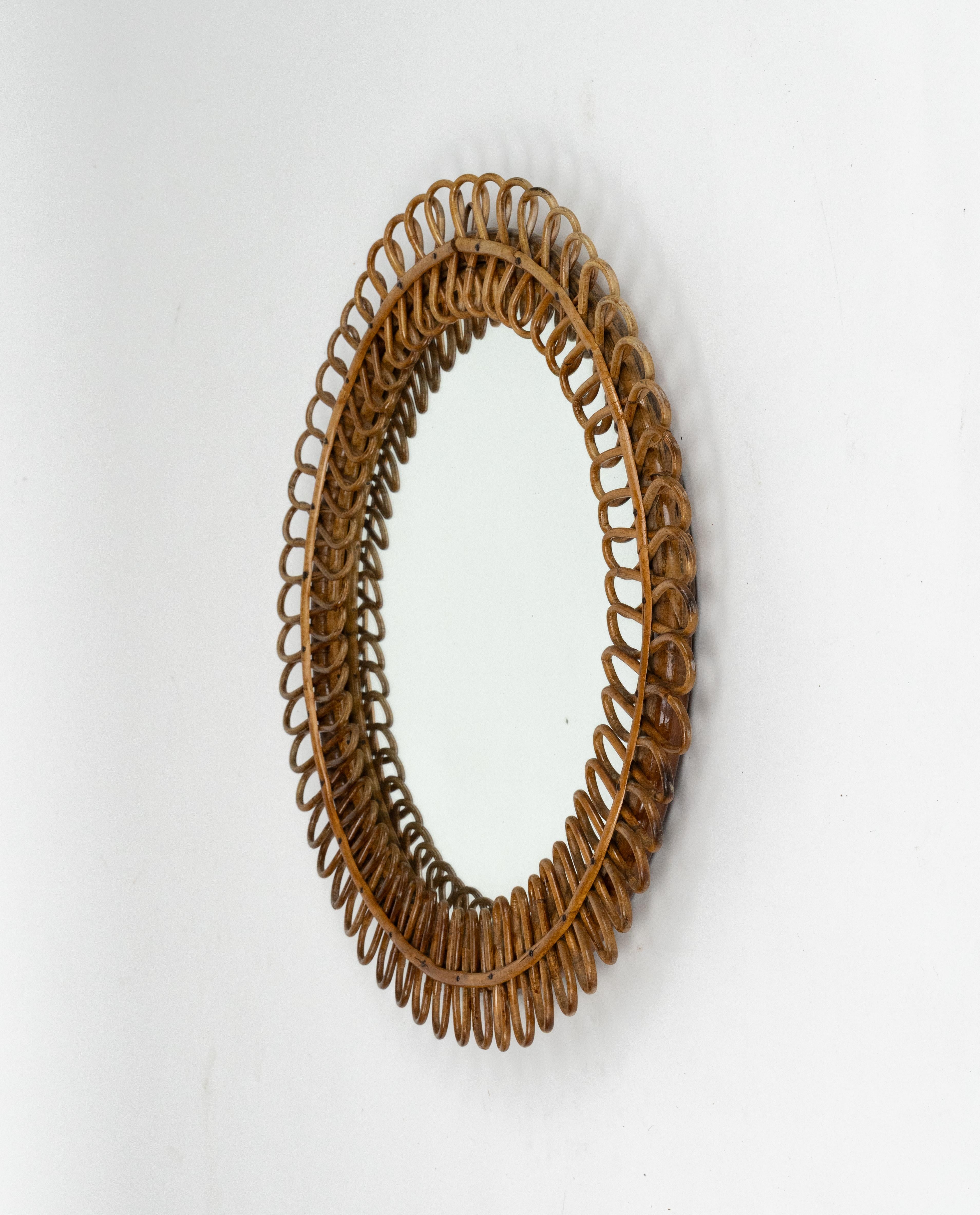 Miroir mural rond du milieu du siècle dernier en bambou et rotin de style Franco Albini, Italie, années 1960 Bon état - En vente à Rome, IT