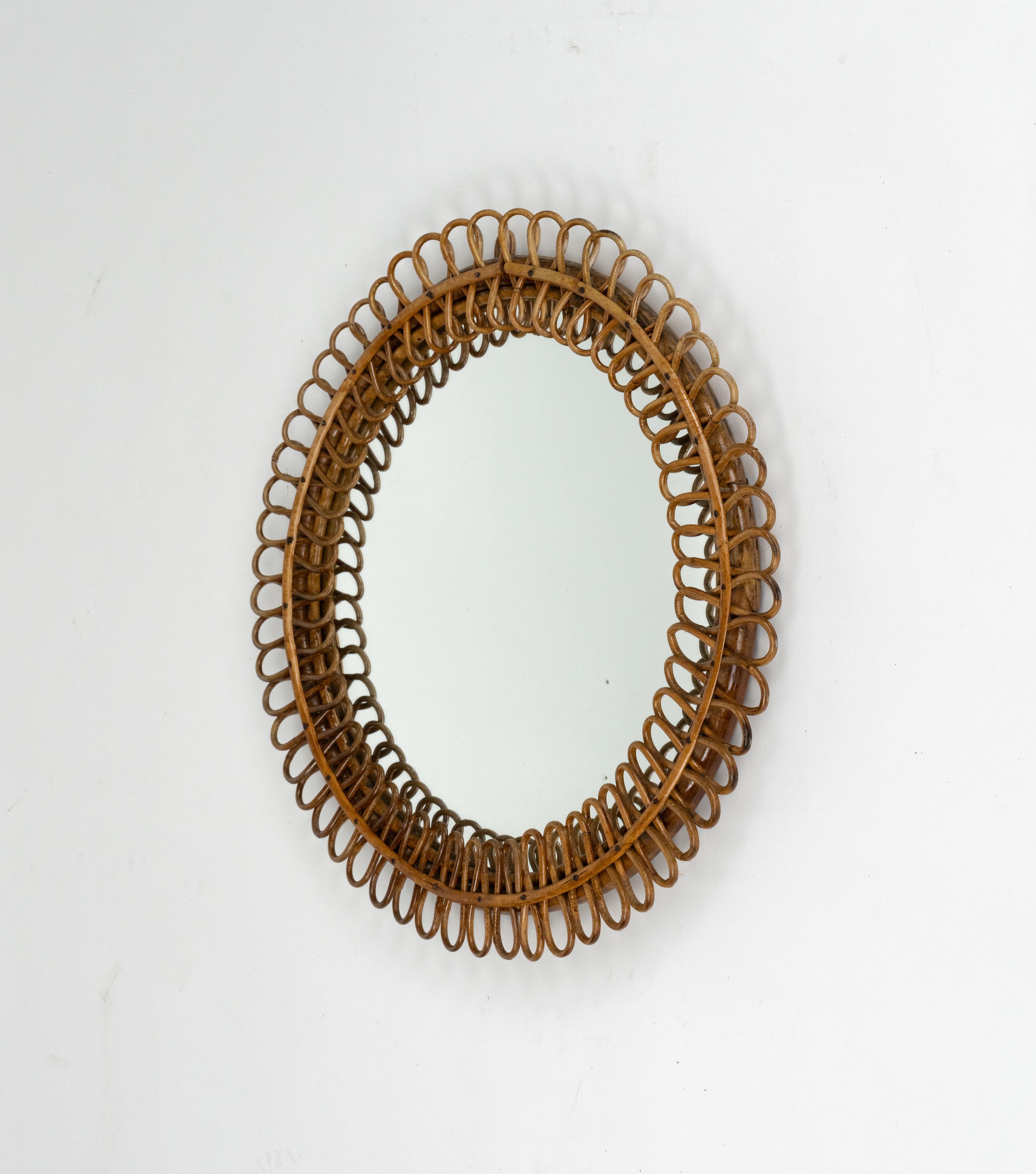 Milieu du XXe siècle Miroir mural rond du milieu du siècle dernier en bambou et rotin de style Franco Albini, Italie, années 1960 en vente