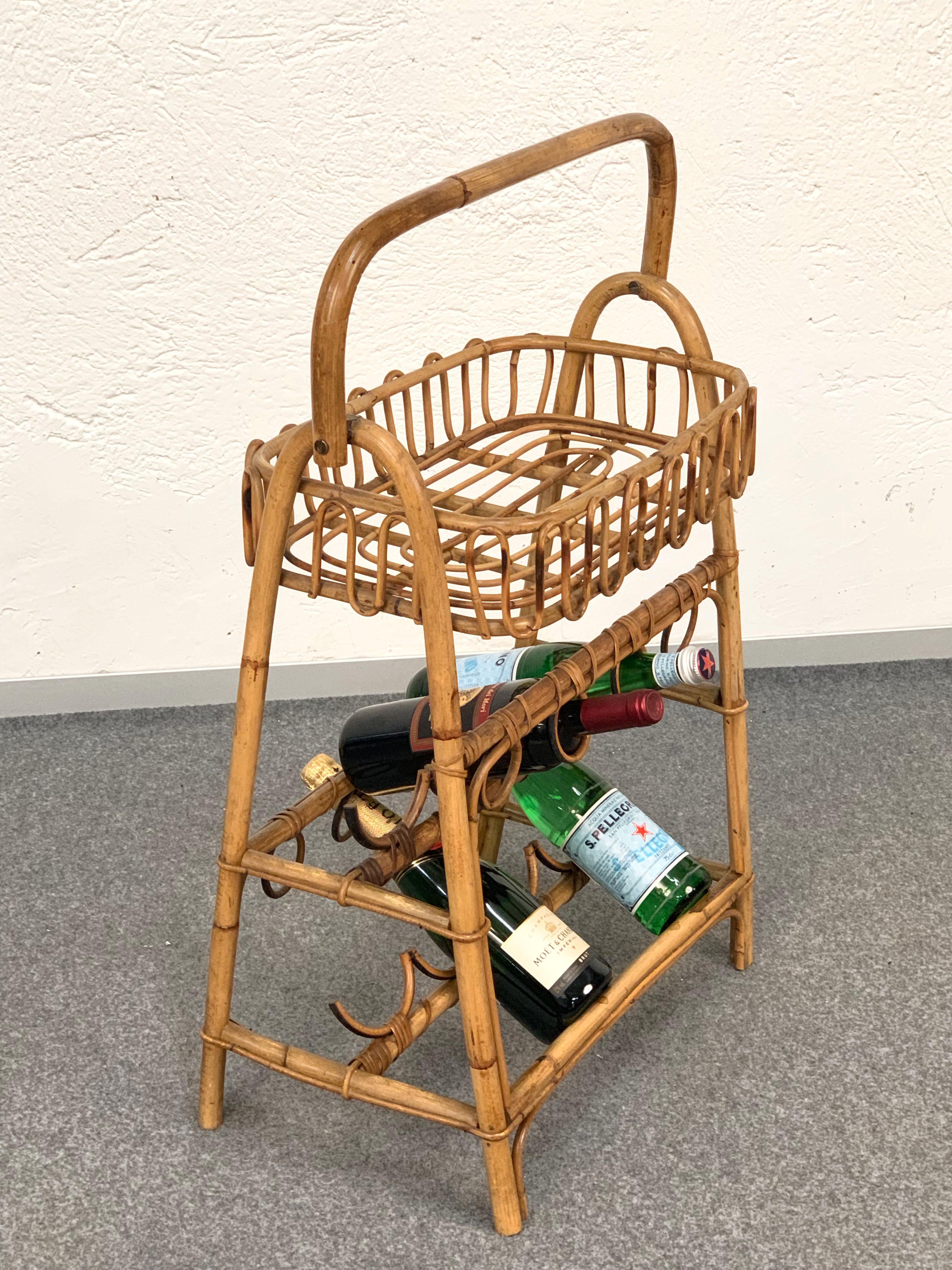 Midcentury Bamboo and Rattan Service Side Table with Bottle Holder, 1960 In Good Condition For Sale In Roma, IT