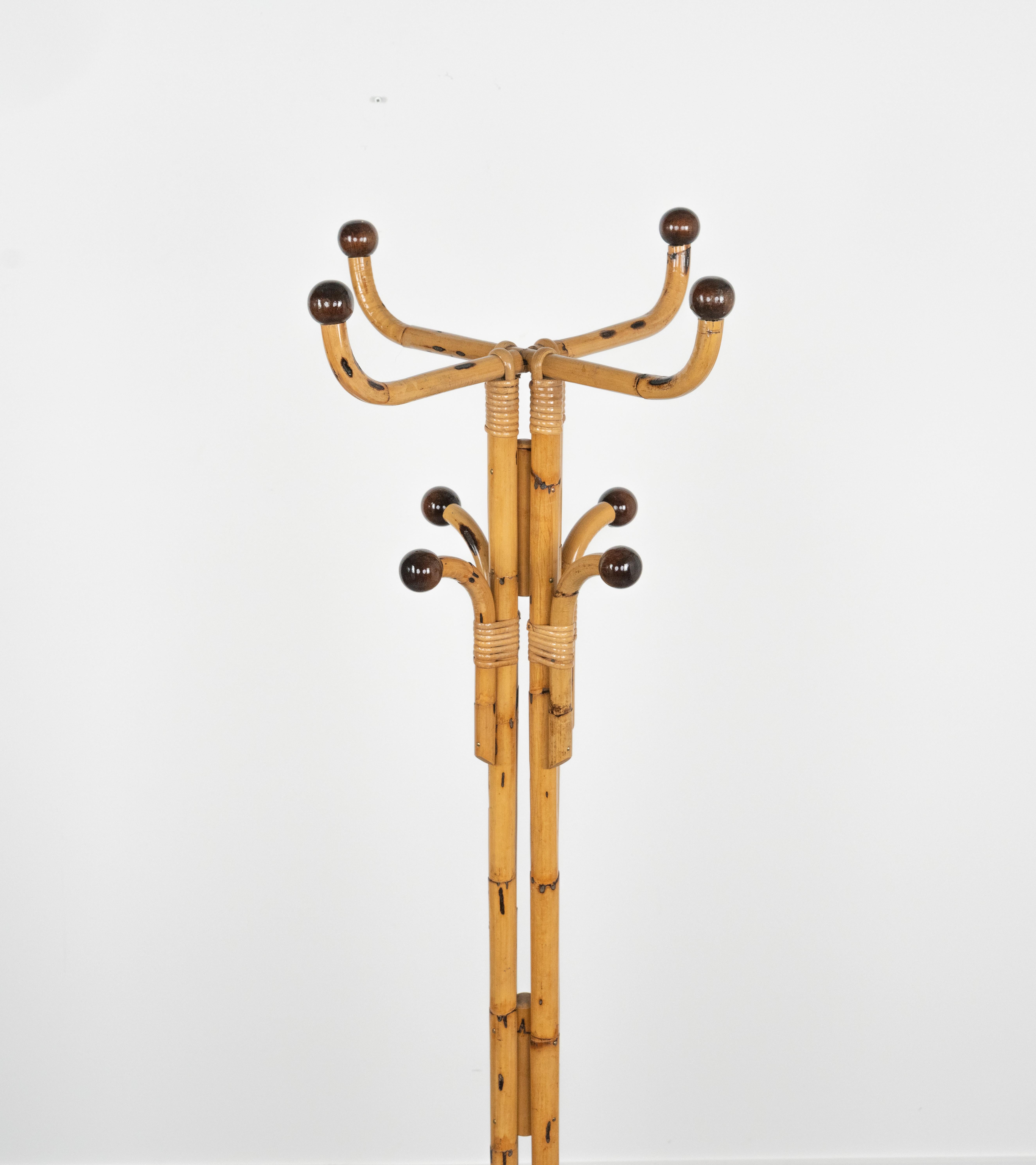 Bambou Porte-manteaux sur pied en bambou et rotin du milieu du siècle dernier, Italie, années 1960 en vente