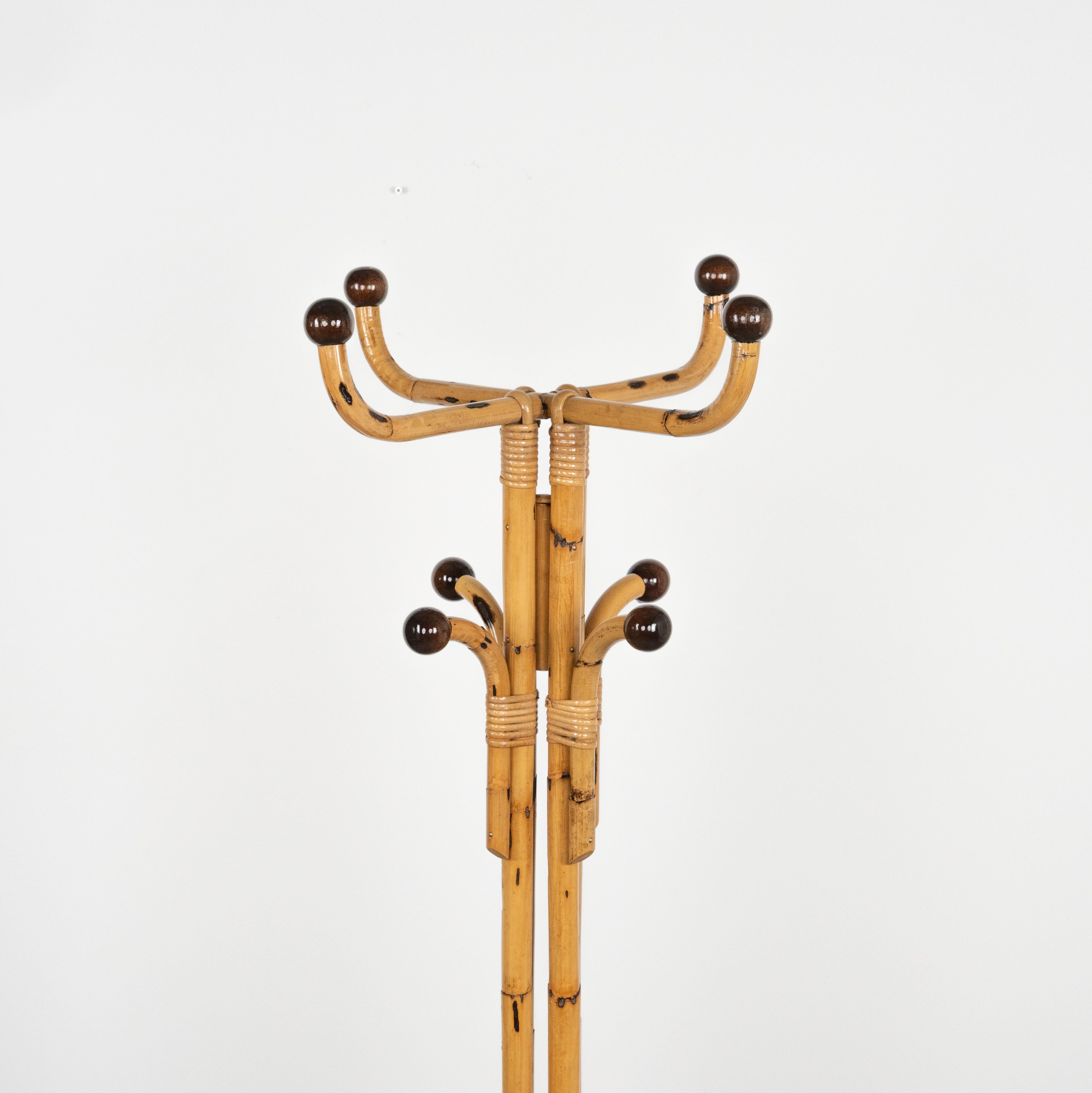 Porte-manteaux sur pied en bambou et rotin du milieu du siècle dernier, Italie, années 1960 en vente 2