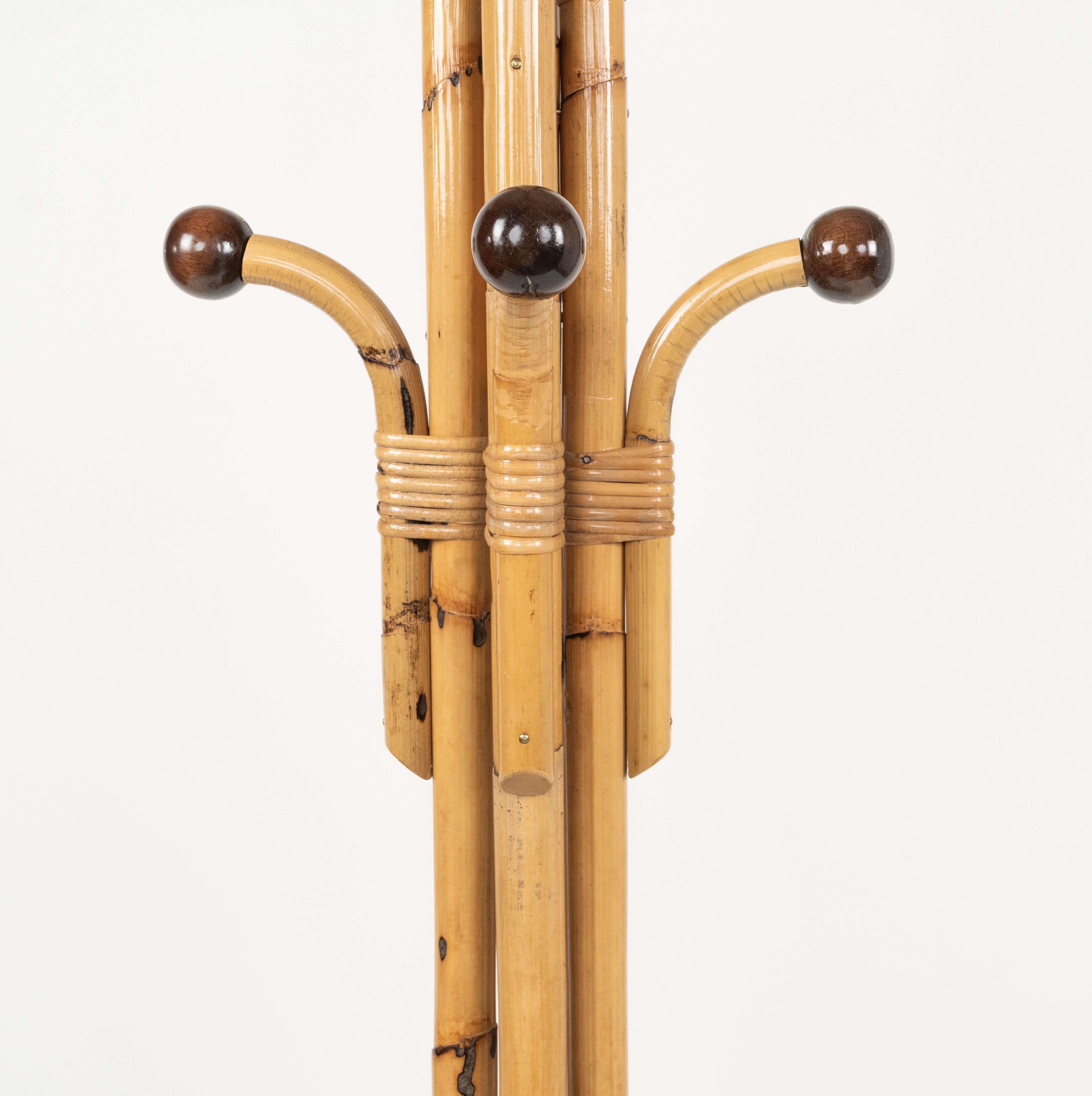 Porte-manteaux sur pied en bambou et rotin du milieu du siècle dernier, Italie, années 1960 en vente 3