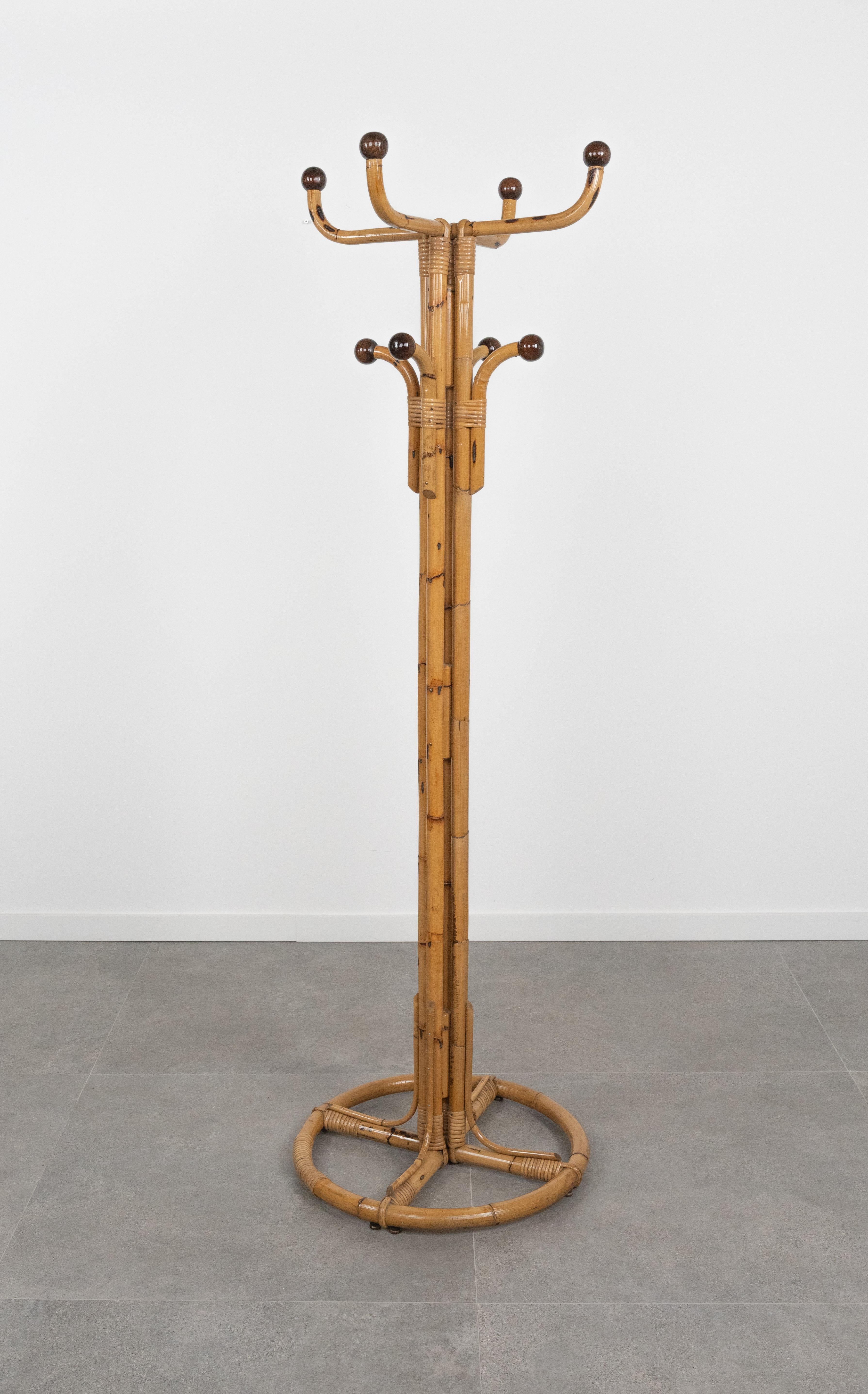 Fait main Porte-manteaux sur pied en bambou et rotin du milieu du siècle dernier, Italie, années 1960 en vente