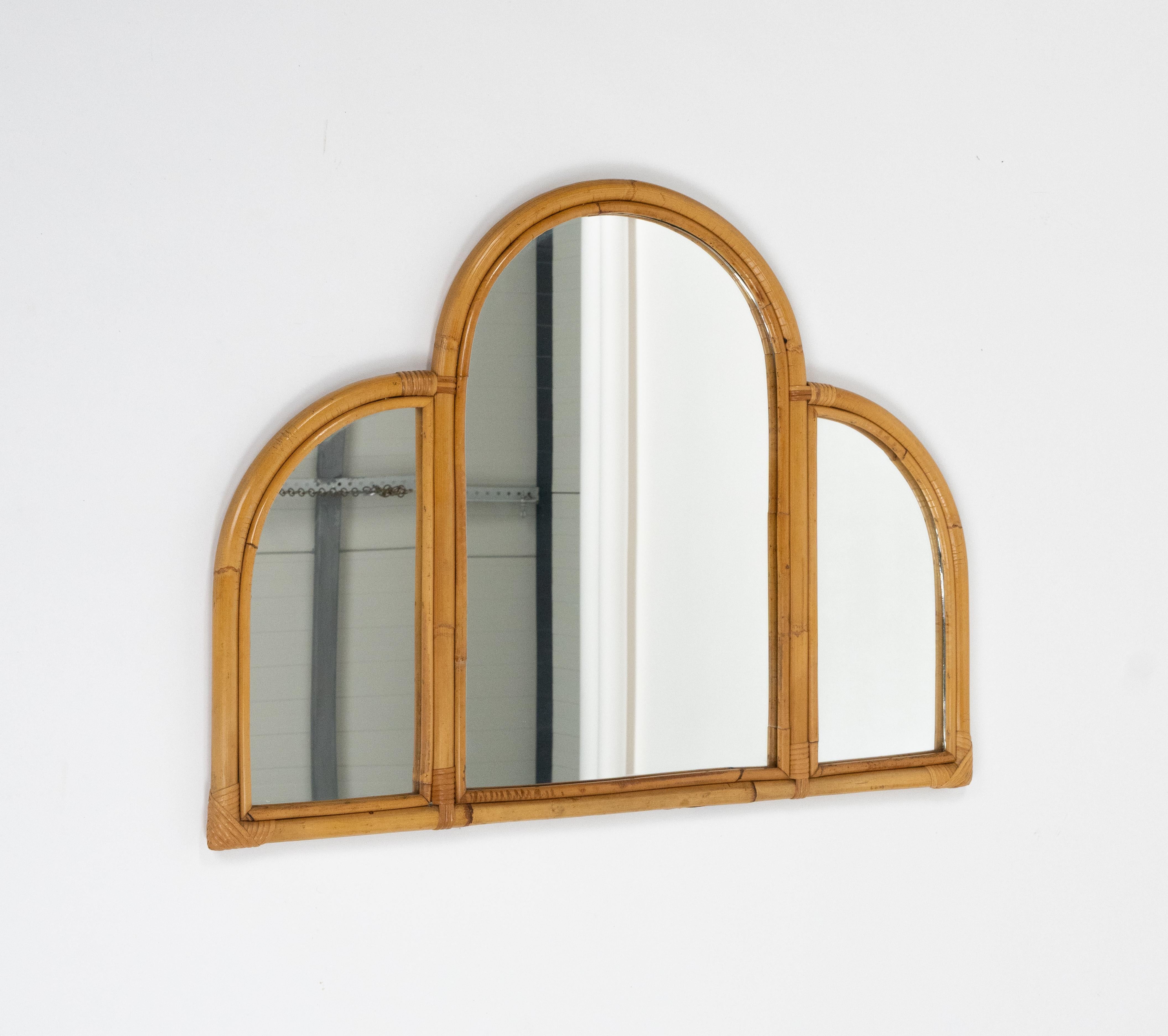 italien Midcentury Bamboo and Rattan Three Arches Wall Mirror, Italy 1970s en vente