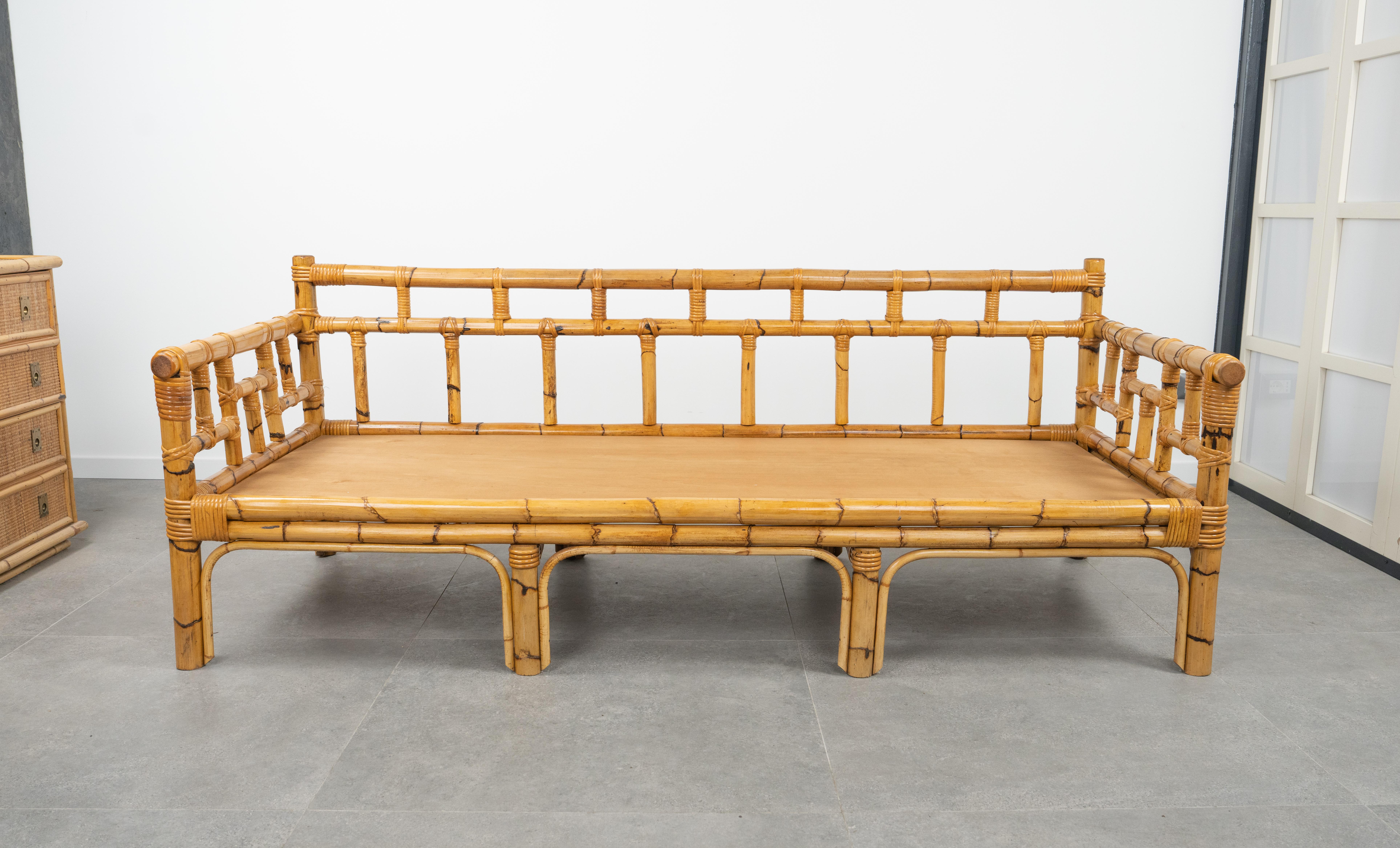 Midcentury Bamboo and Rattan Three-Seat Sofa by Vivai Del Sud, Italy 1970s For Sale 9