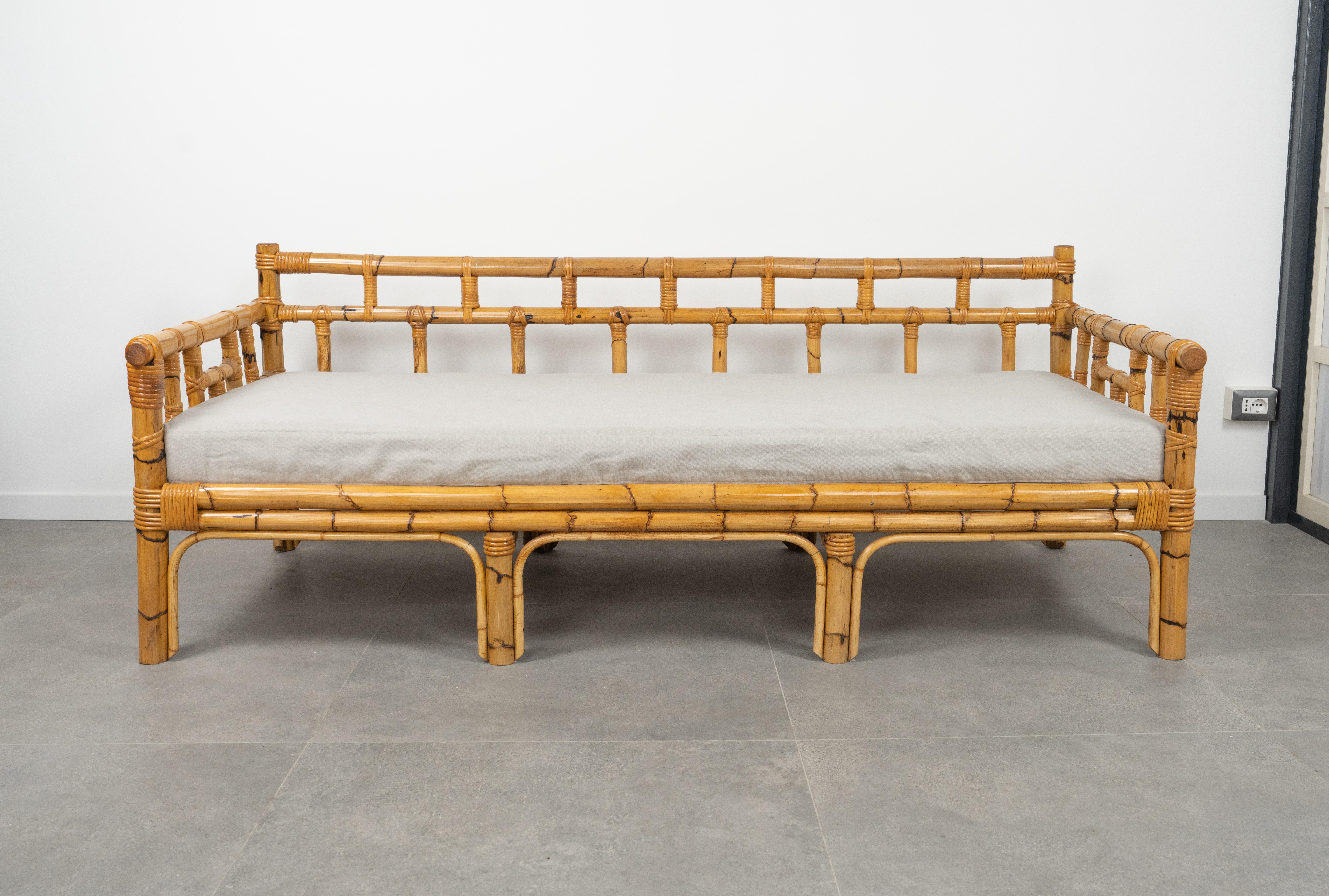 Midcentury Bamboo and Rattan Three-Seat Sofa by Vivai Del Sud, Italy 1970s For Sale 12