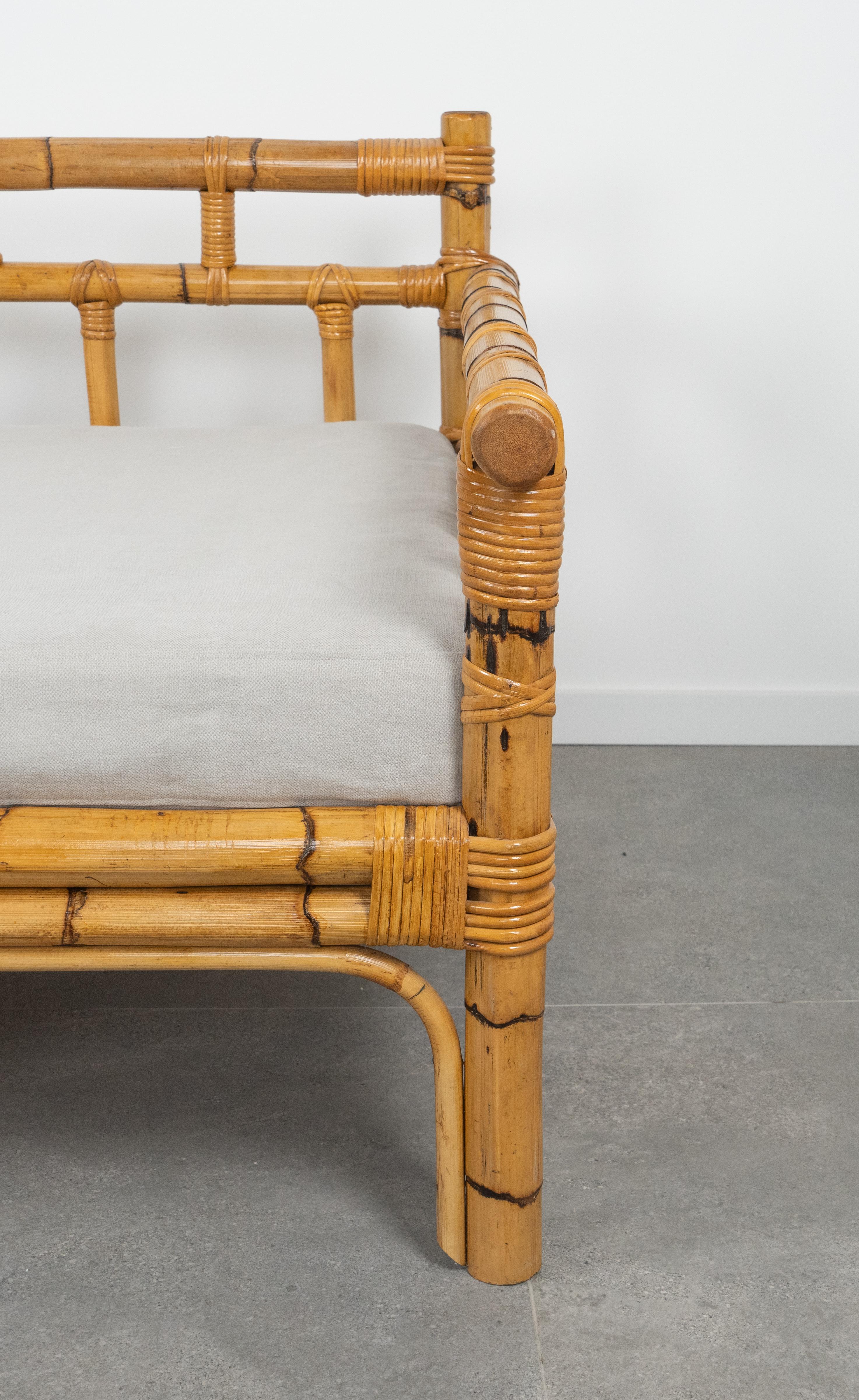Dreisitzer-Sofa aus Bambus und Rattan aus der Mitte des Jahrhunderts von Vivai Del Sud, Italien 1970er Jahre (Stoff) im Angebot