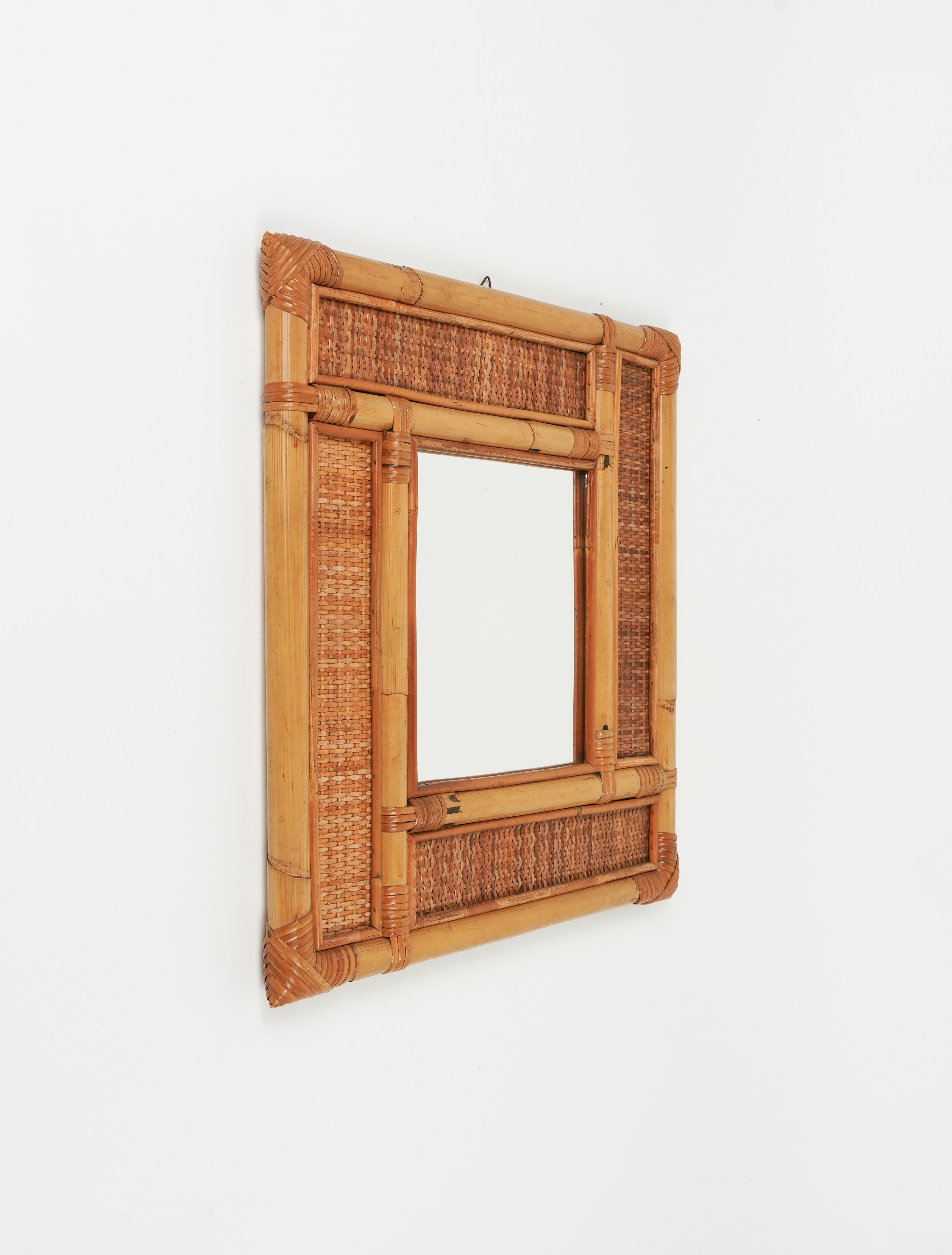 Mid-Century Modern Miroir mural en bambou et rotin de style Vivai Del Sud, Italie, années 1970 en vente