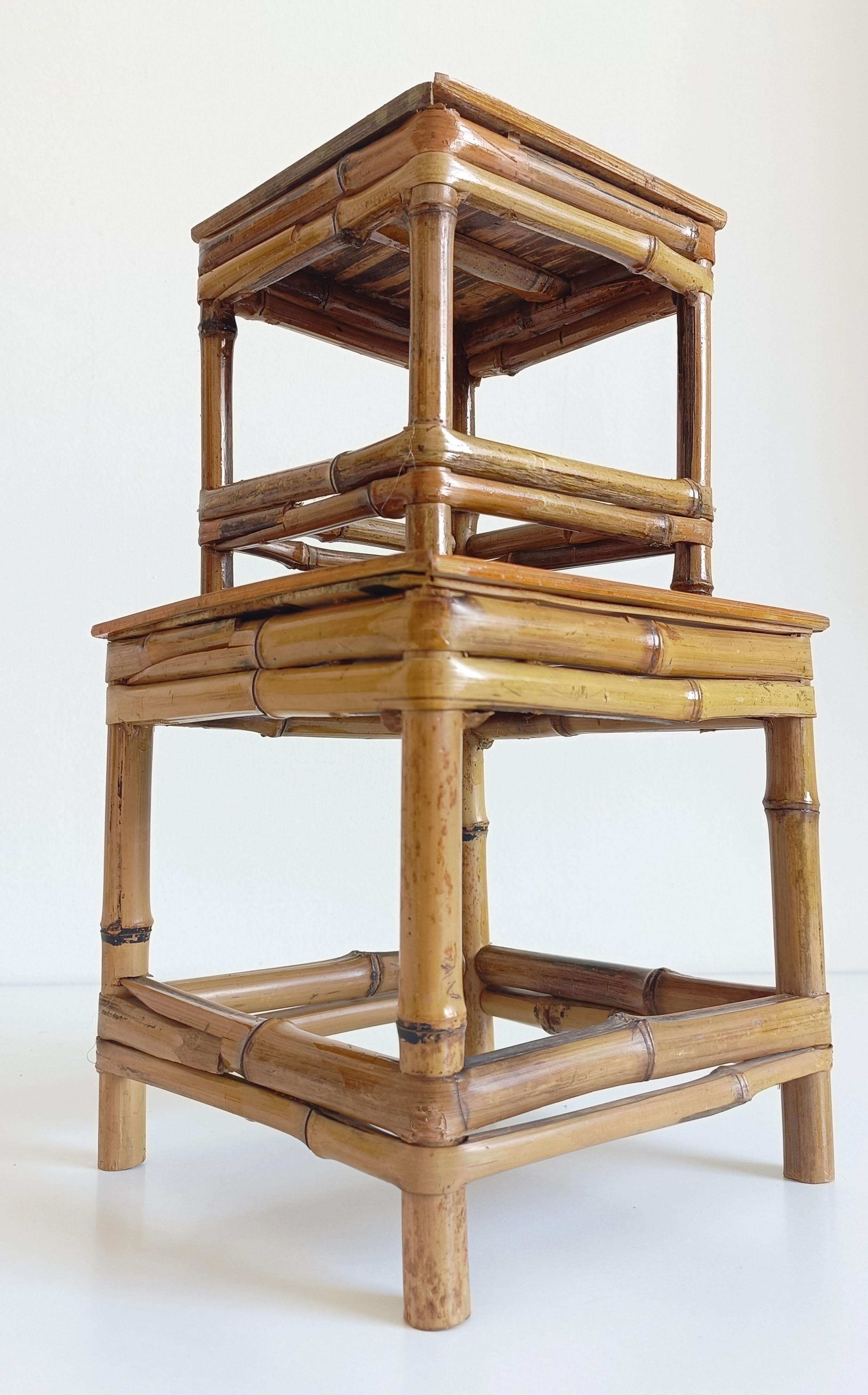 Pequeños pedestales o mesas de centro de bambú y madera de mediados de siglo, Francia, años 50 en venta 3