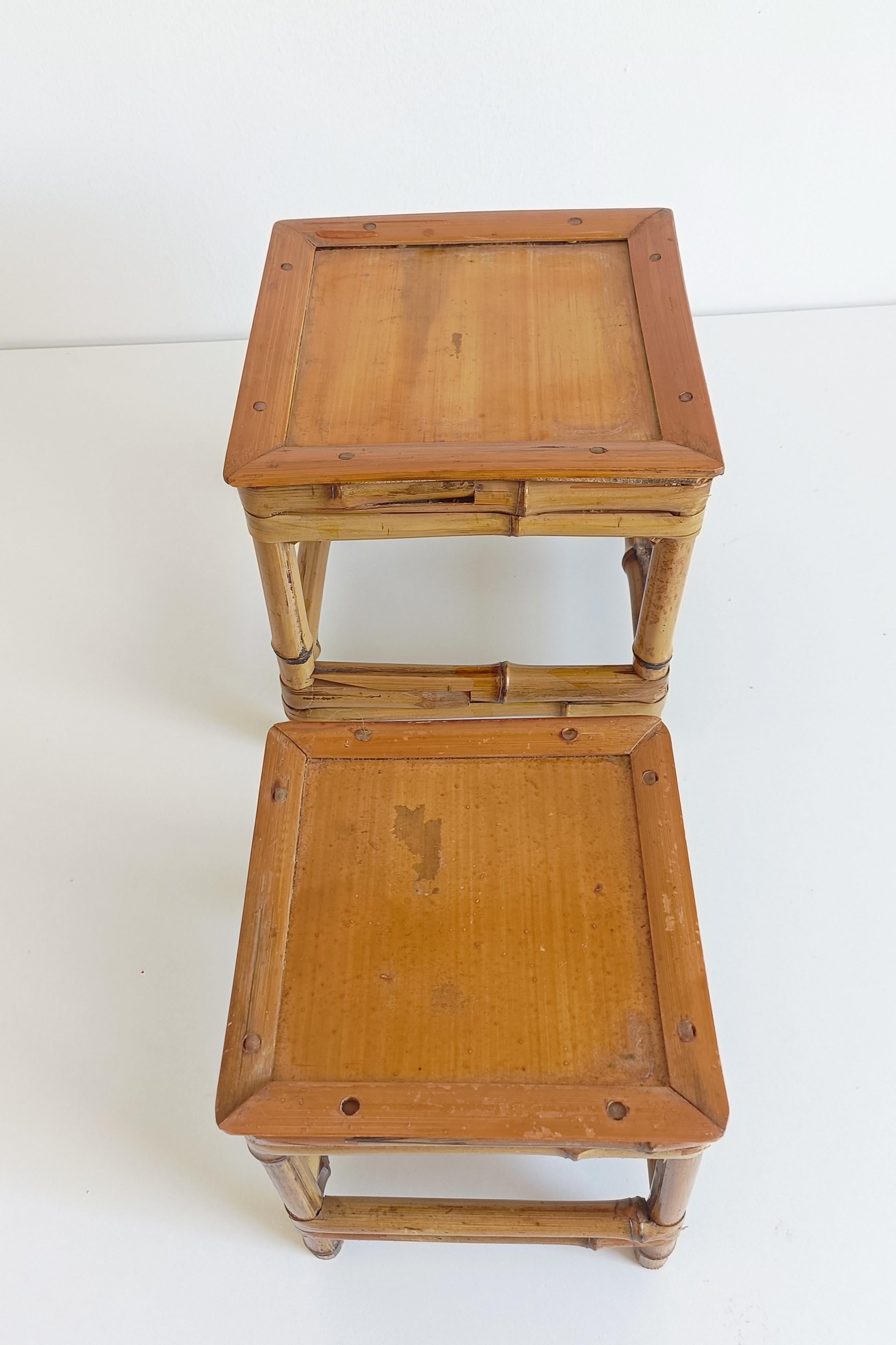 Pequeños pedestales o mesas de centro de bambú y madera de mediados de siglo, Francia, años 50 en venta 7