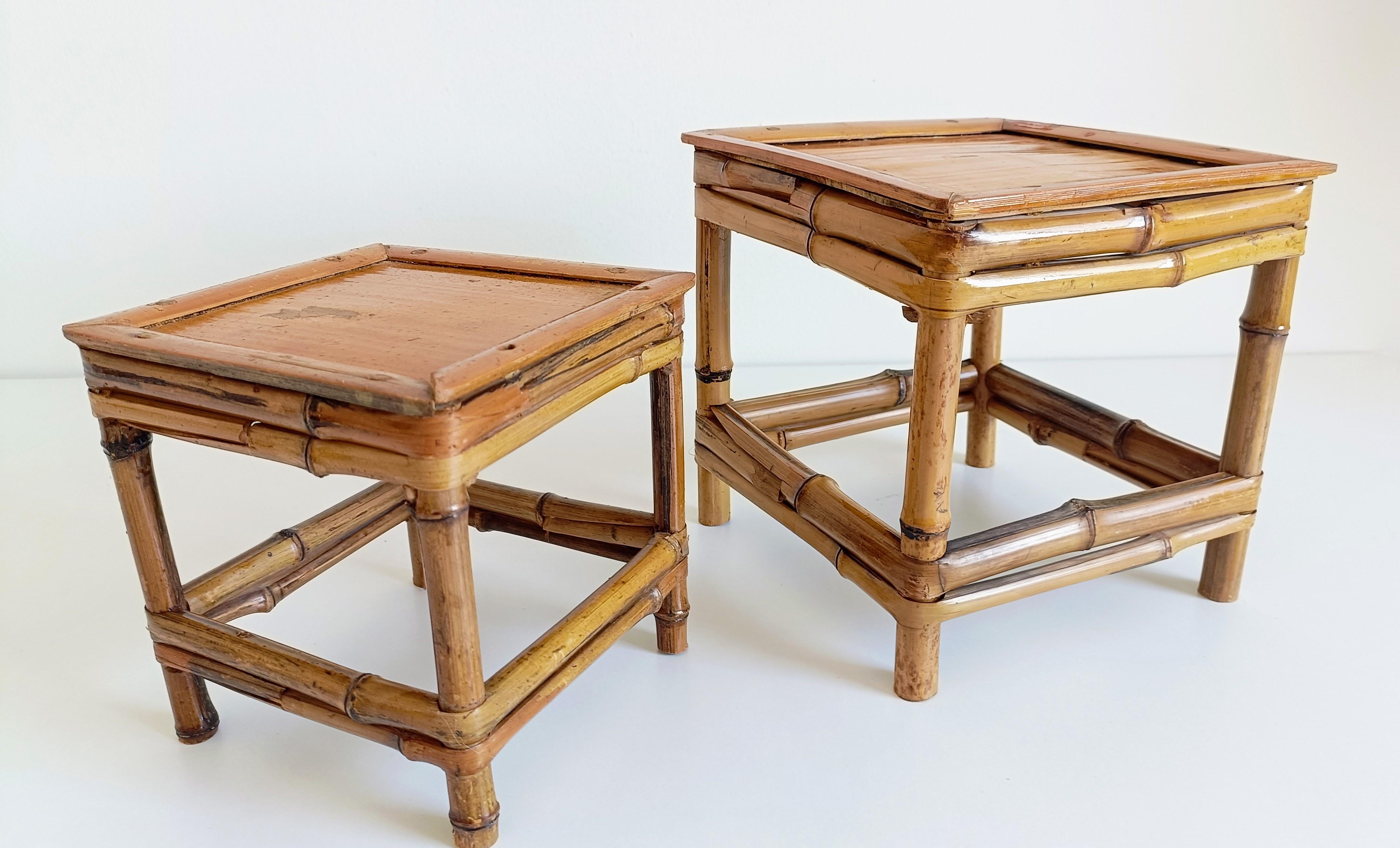 Pequeños pedestales o mesas de centro de bambú y madera de mediados de siglo, Francia, años 50 Moderno de mediados de siglo en venta
