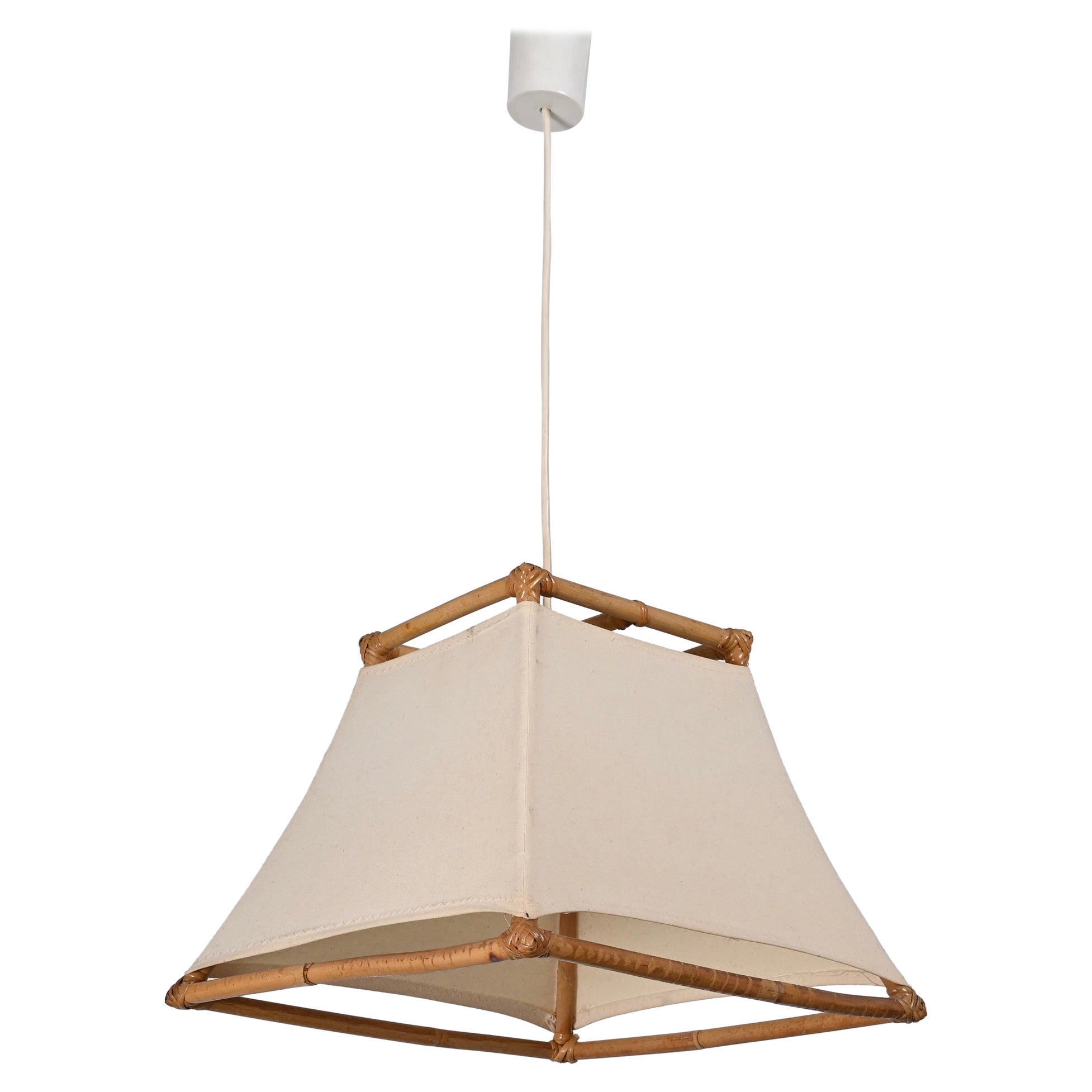 Lampadario francese di metà secolo in bambù, canna e rattan di Louis Sognot, anni '60