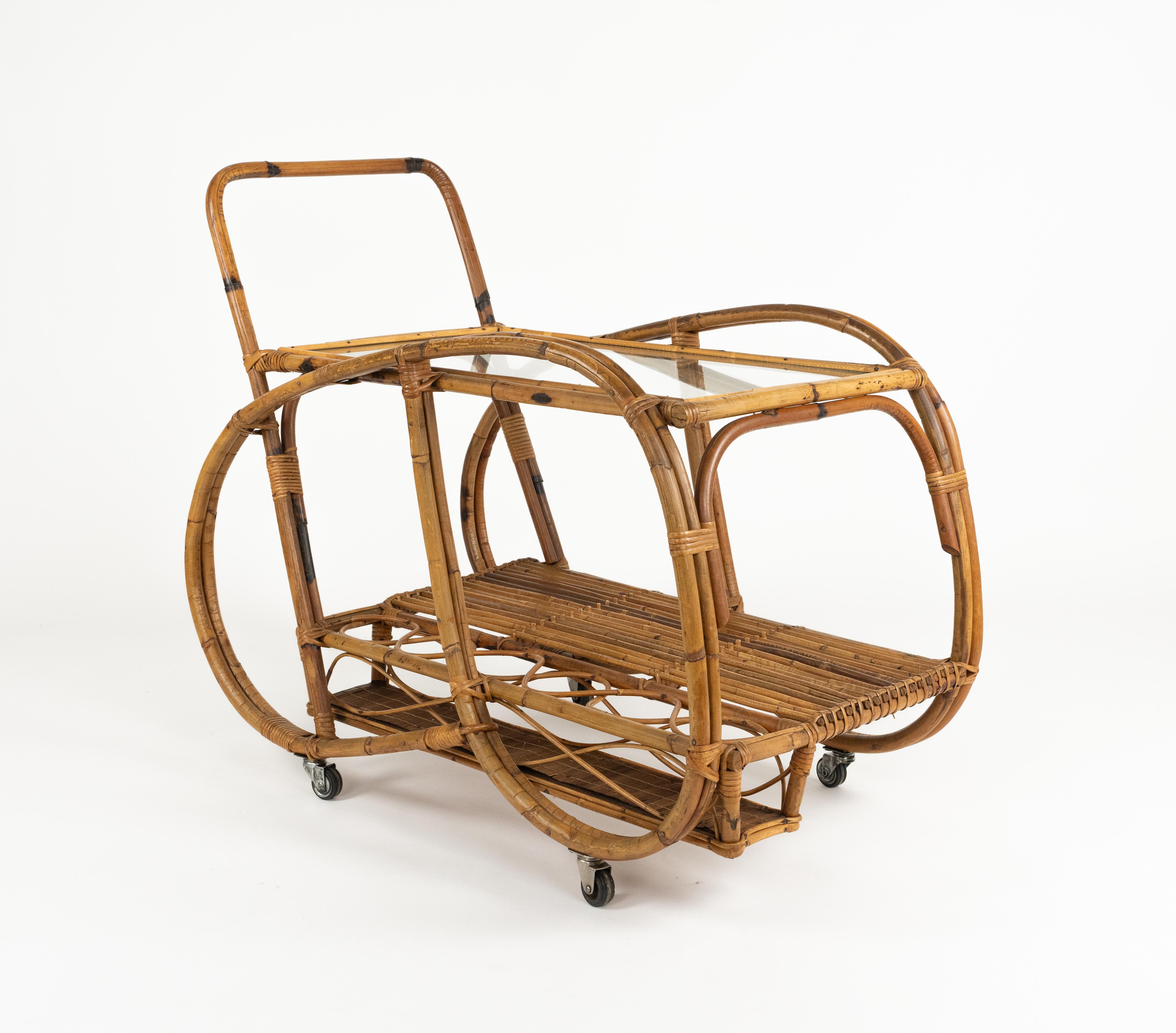 Barwagen aus Bambus, Rattan und Glas aus der Jahrhundertmitte, Italien 1960er im Zustand „Gut“ im Angebot in Rome, IT