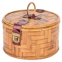 Borsa a cesto decorativa italiana in bambù, rattan e pelle del Medioevo, anni '60