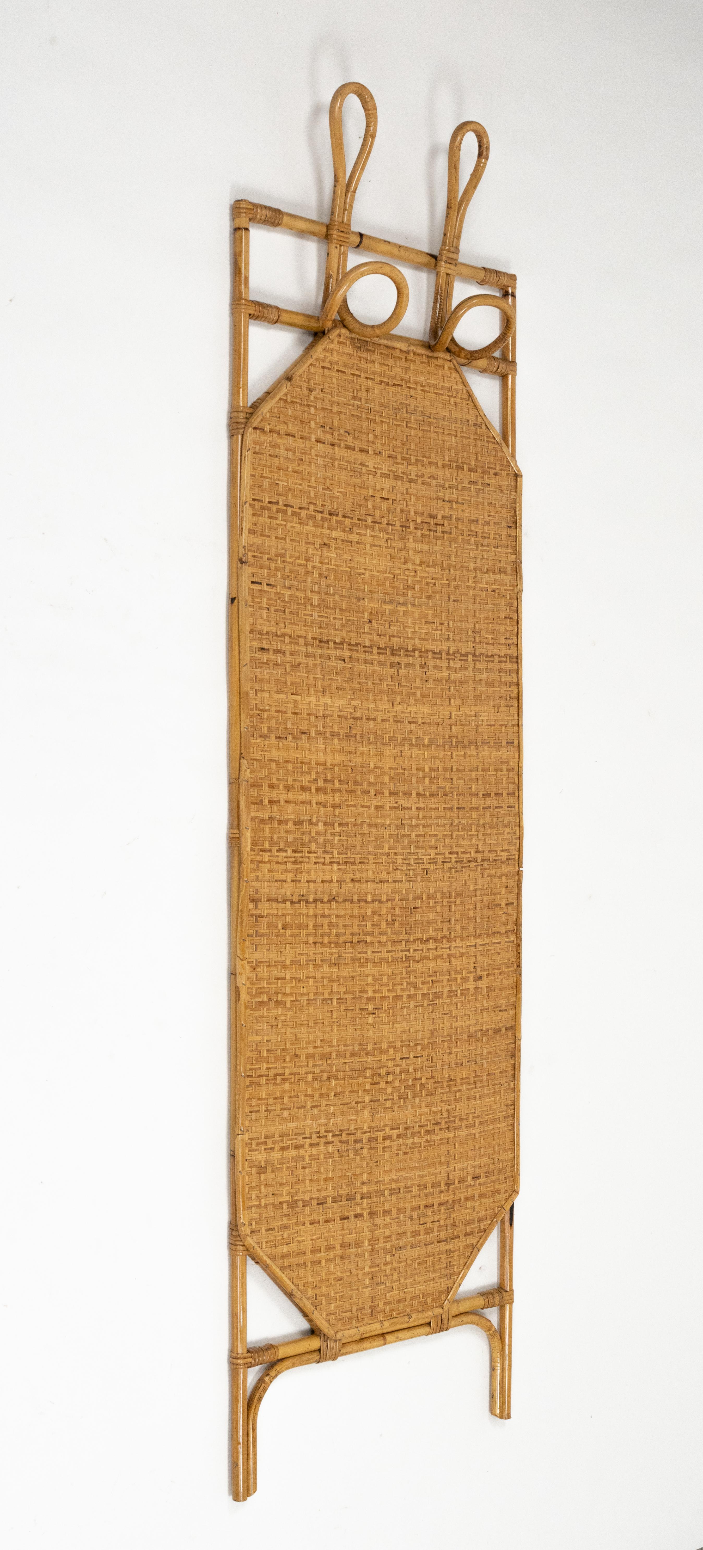 Mid-Century moderno Appendiabiti Midcentury in bambù, rattan e vimini stile Olaf von Bohr, Italia anni '60 in vendita