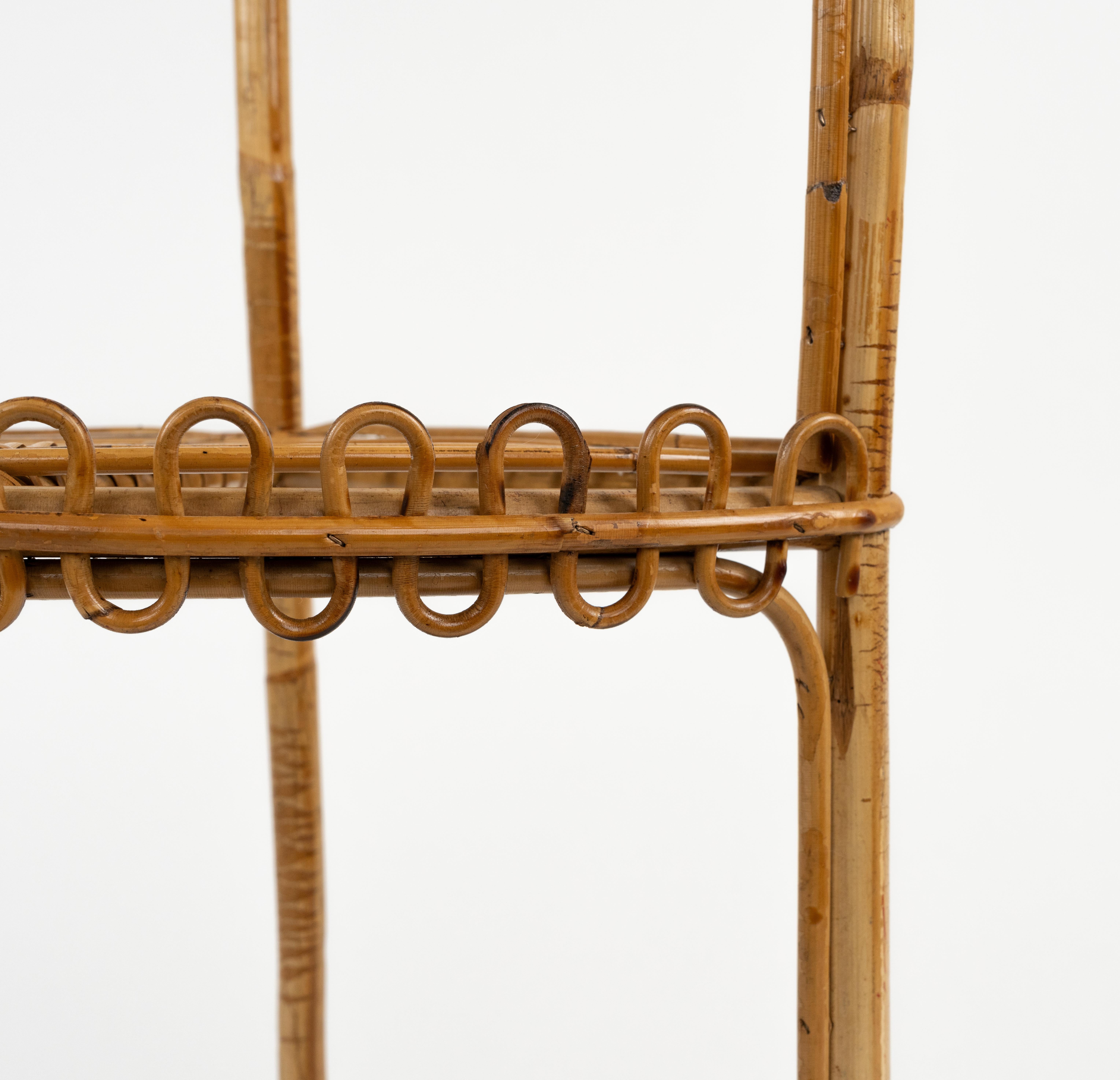 Etagere Eckregal aus Bambus und Rattan aus der Mitte des Jahrhunderts im Franco Albini-Stil, Italien 1960er Jahre im Angebot 2