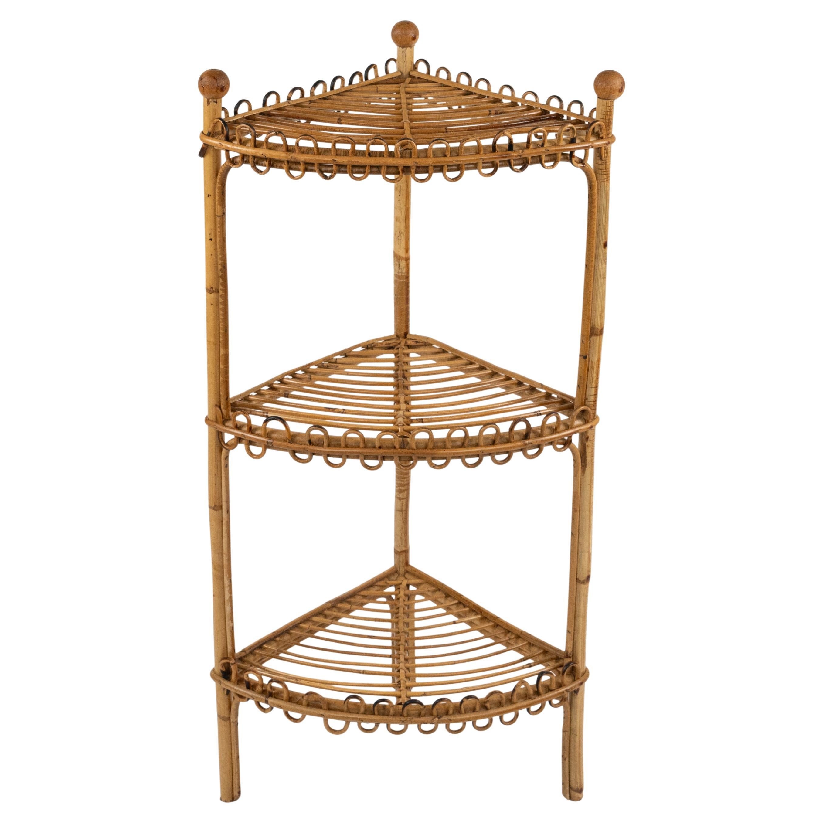 Etagere Eckregal aus Bambus und Rattan aus der Mitte des Jahrhunderts im Franco Albini-Stil, Italien 1960er Jahre im Angebot