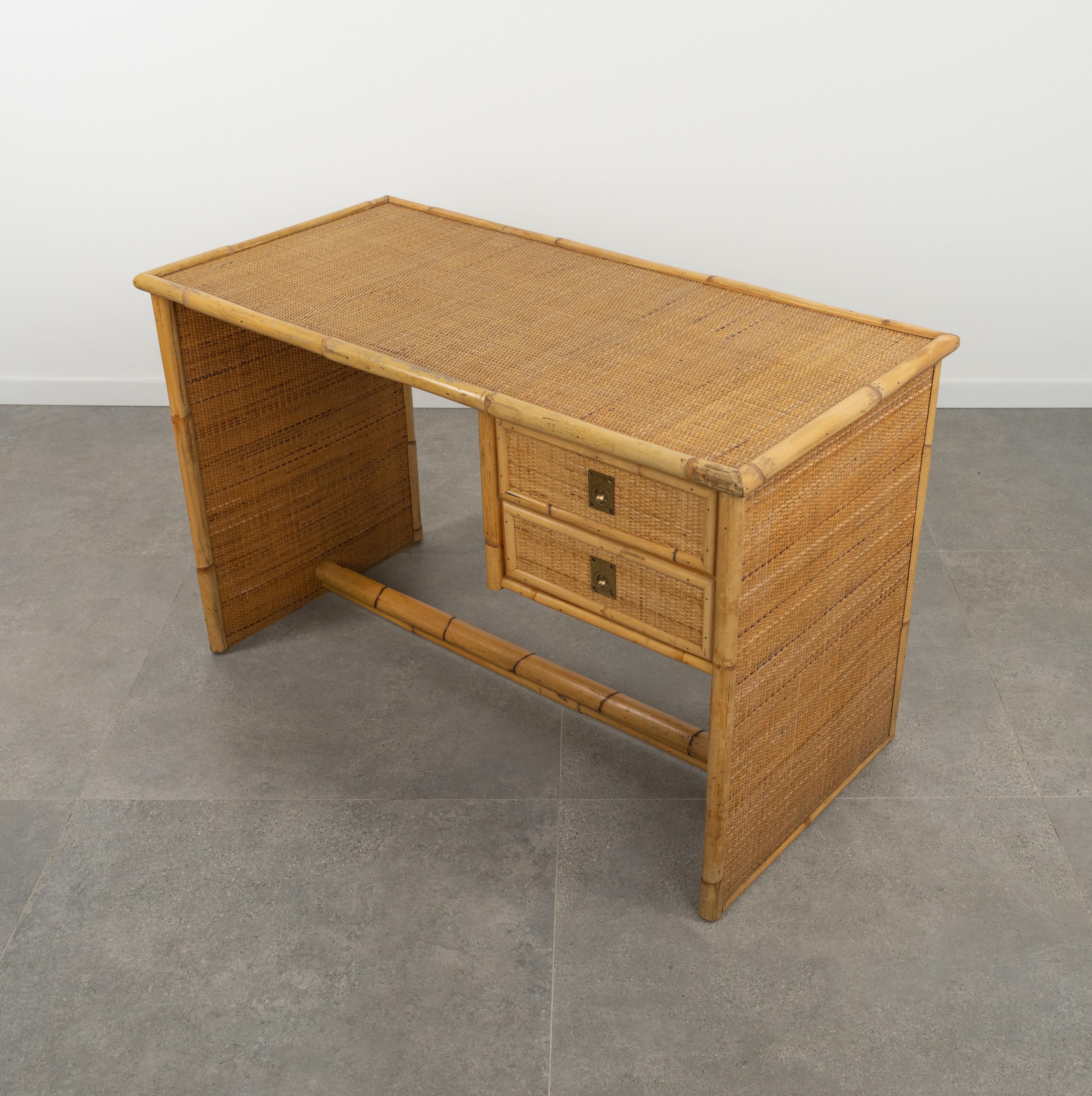 Midcentury Bambus, Rattan & Wicker Schreibtisch Tisch  von Dal Vera, Italien 1960er Jahre (Moderne der Mitte des Jahrhunderts) im Angebot