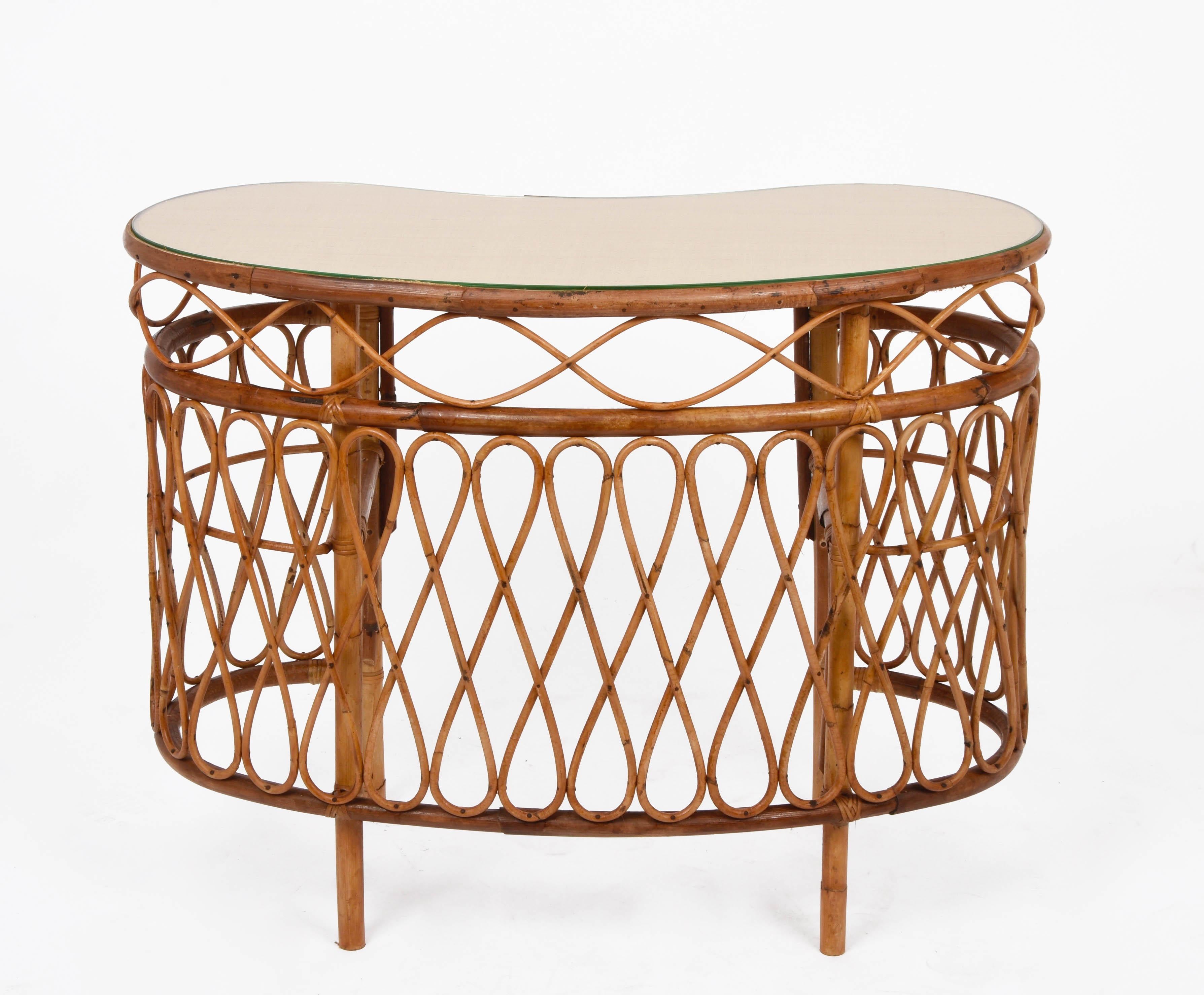 Midcentury Bamboo Wicker and Glass Cocktail Console Table after Albini, 1970s In Good Condition In Roma, IT