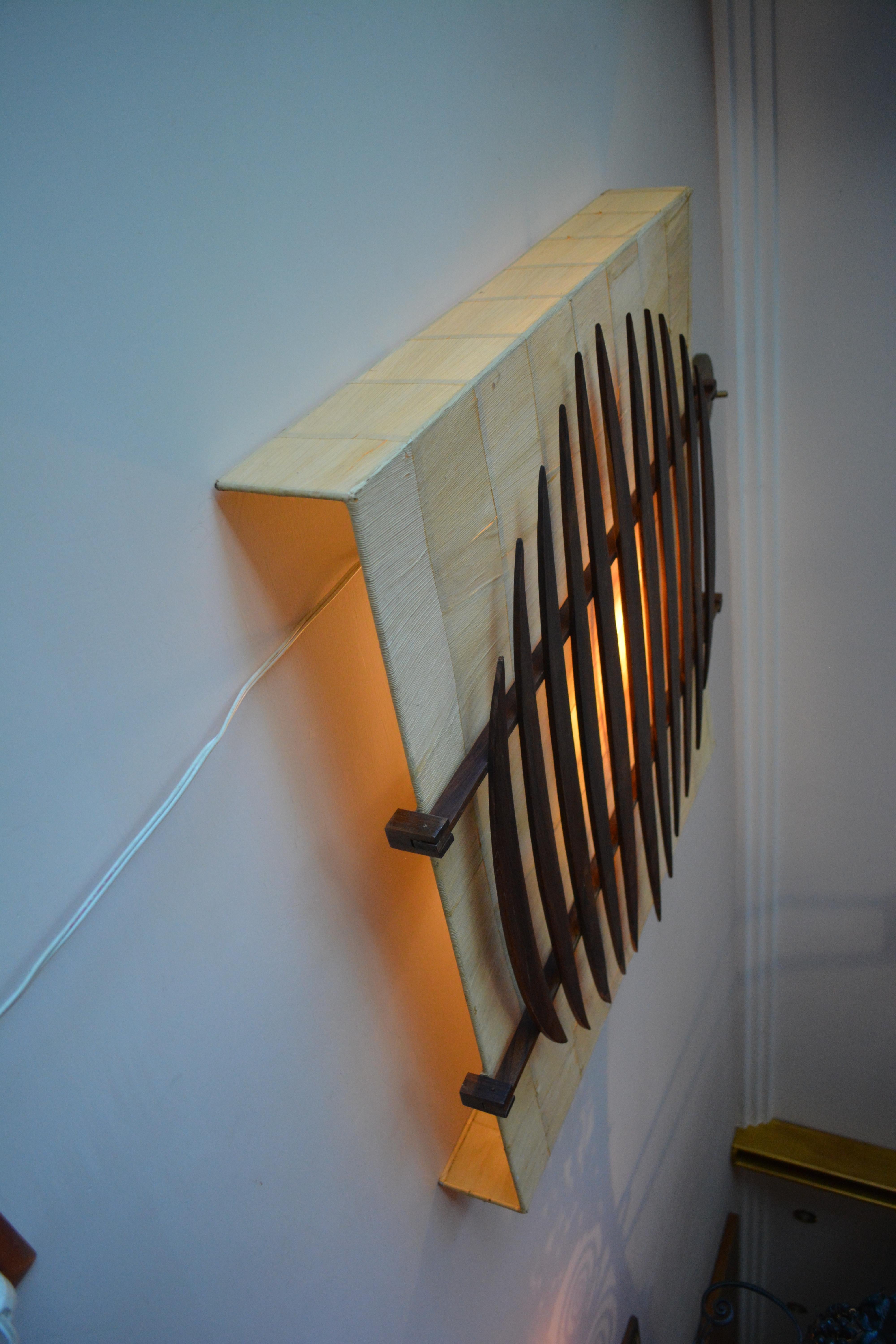 Midcentury Banana Leaves and Teak Wood Wall Light, 1970s For Sale 1