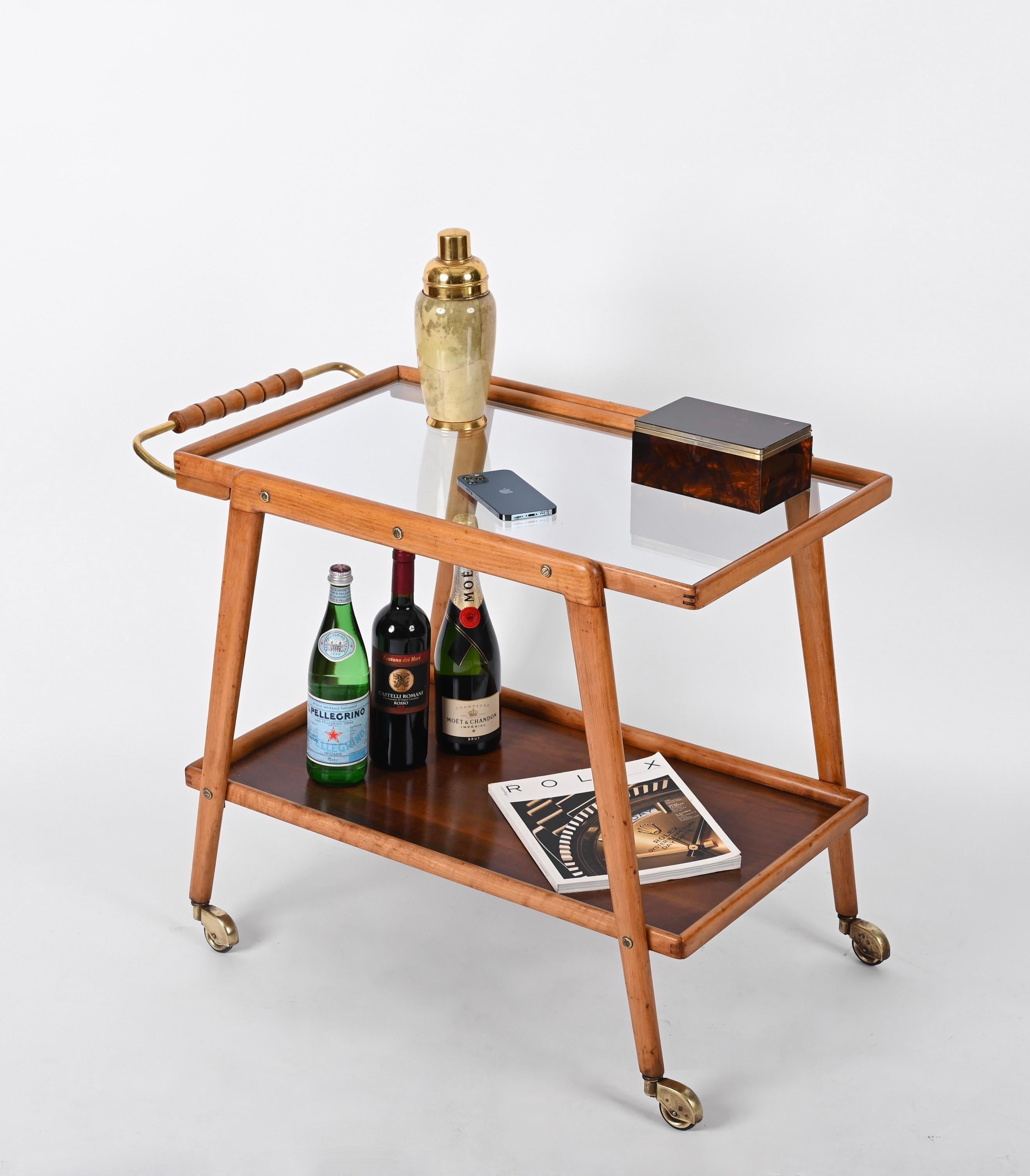Midcentury Bar Cart in Beech, Brass and Glass, Cesare Lacca, Italy, 1960s For Sale 4