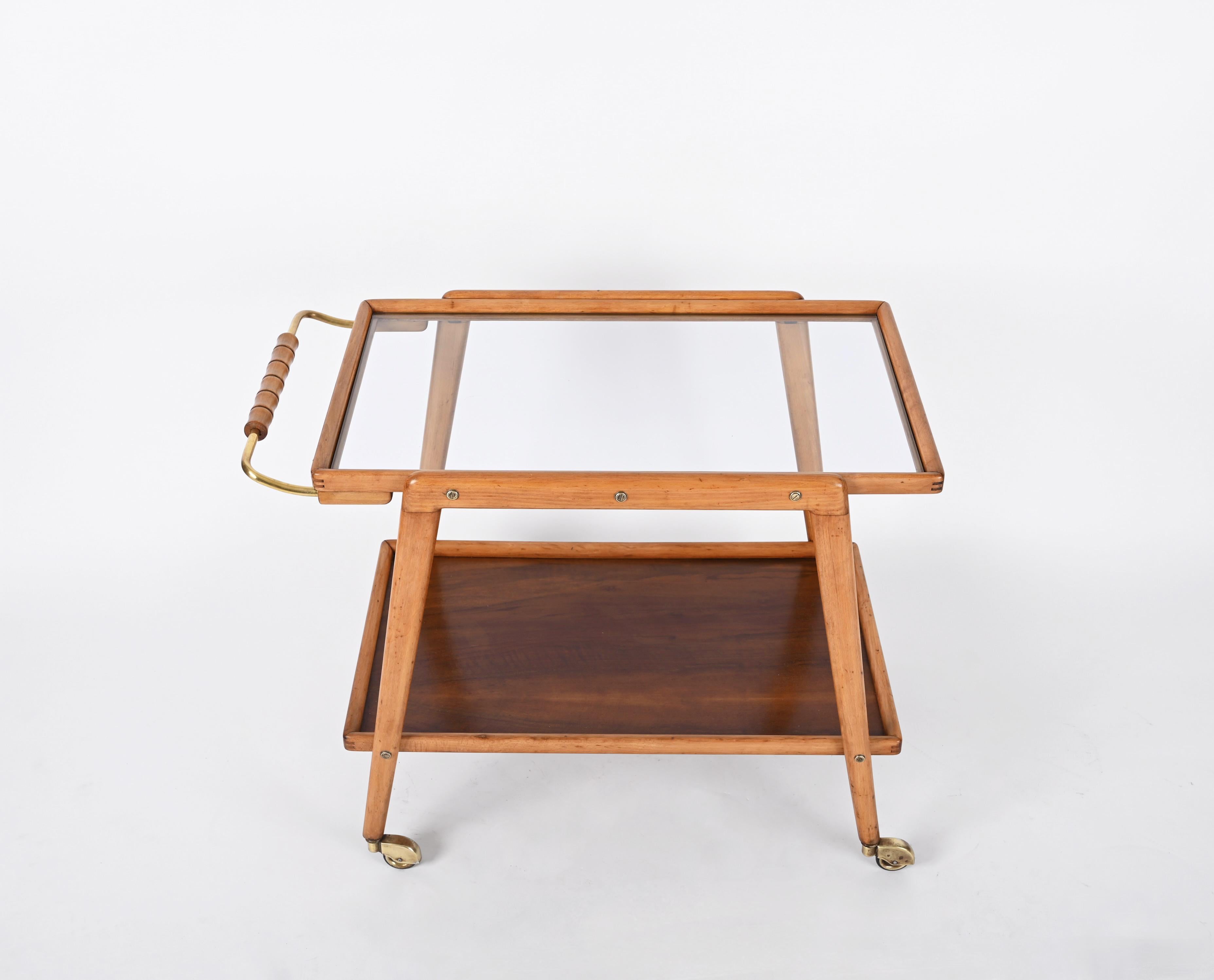 Midcentury Bar Cart in Beech, Brass and Glass, Cesare Lacca, Italy, 1960s For Sale 7