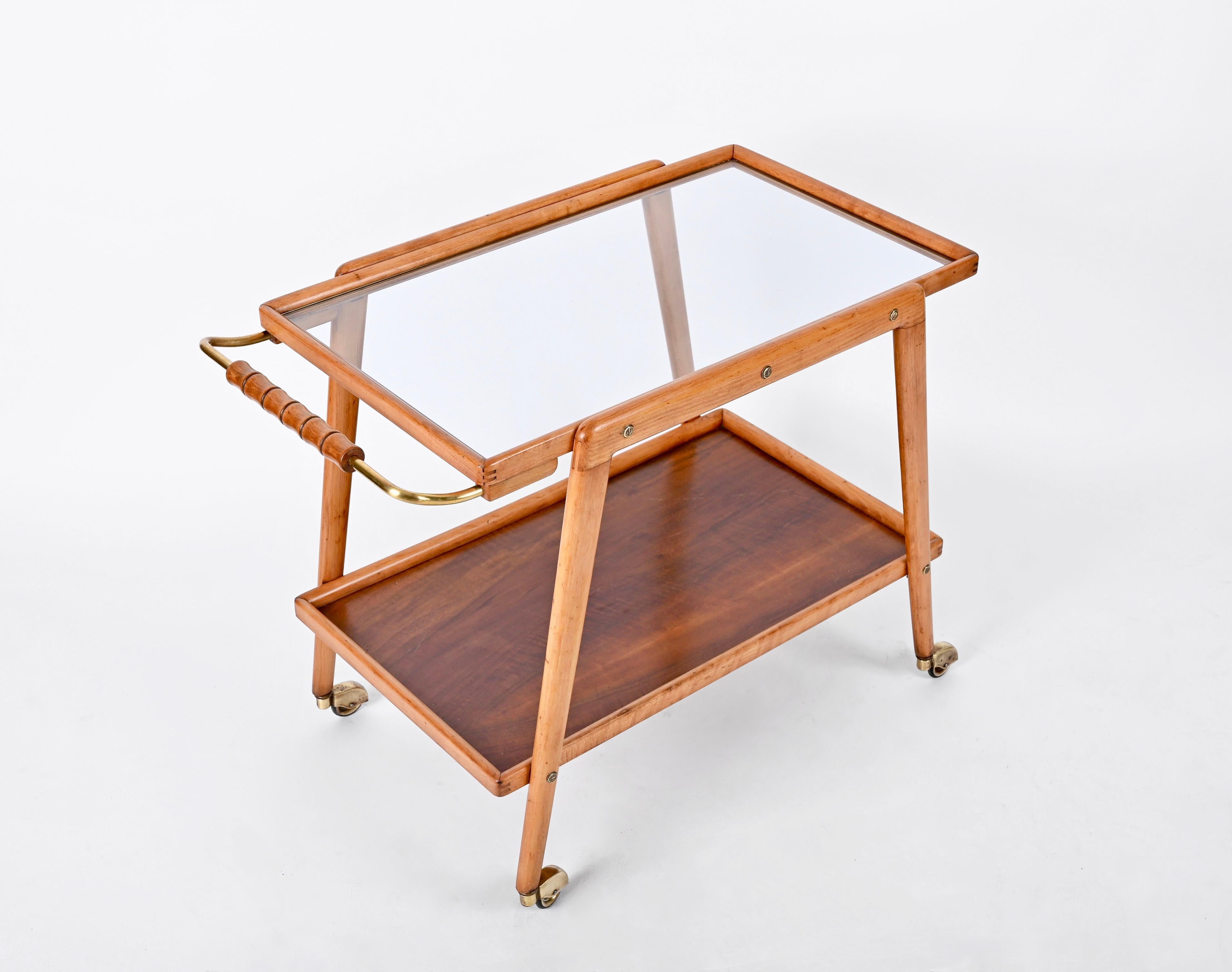 20th Century Midcentury Bar Cart in Beech, Brass and Glass, Cesare Lacca, Italy, 1960s For Sale
