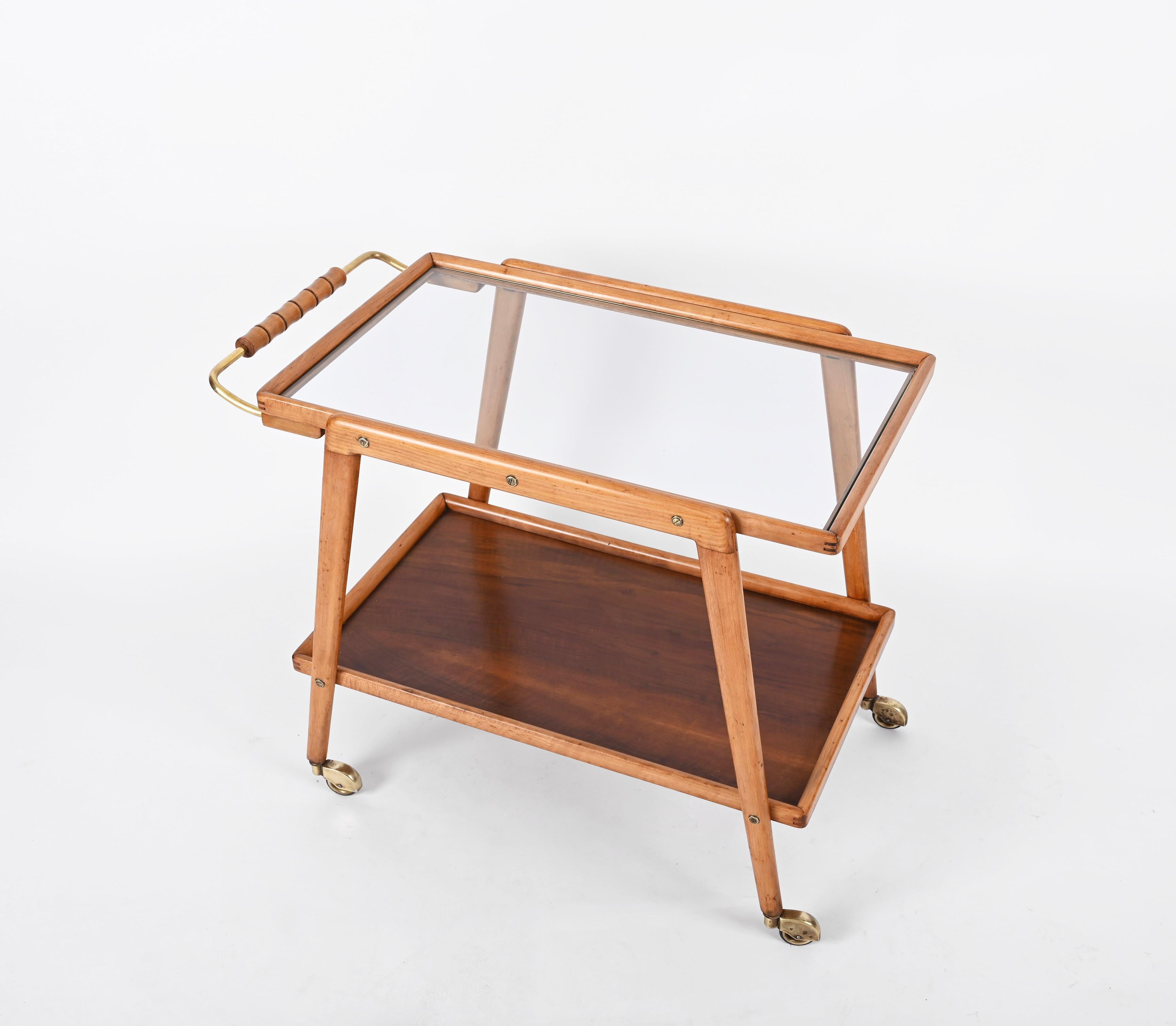 Crystal Midcentury Bar Cart in Beech, Brass and Glass, Cesare Lacca, Italy, 1960s For Sale