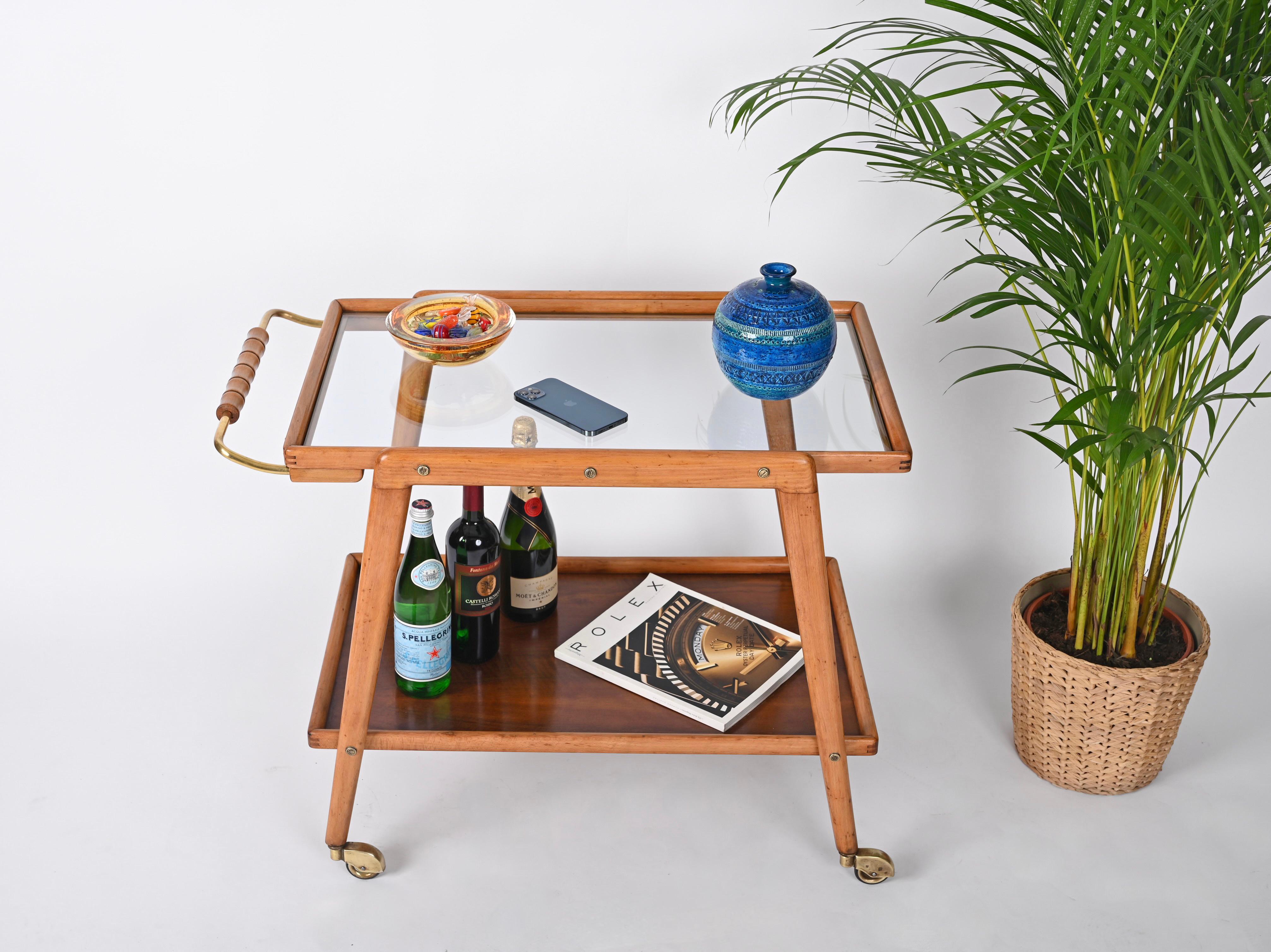 Midcentury Bar Cart in Beech, Brass and Glass, Cesare Lacca, Italy, 1960s For Sale 1