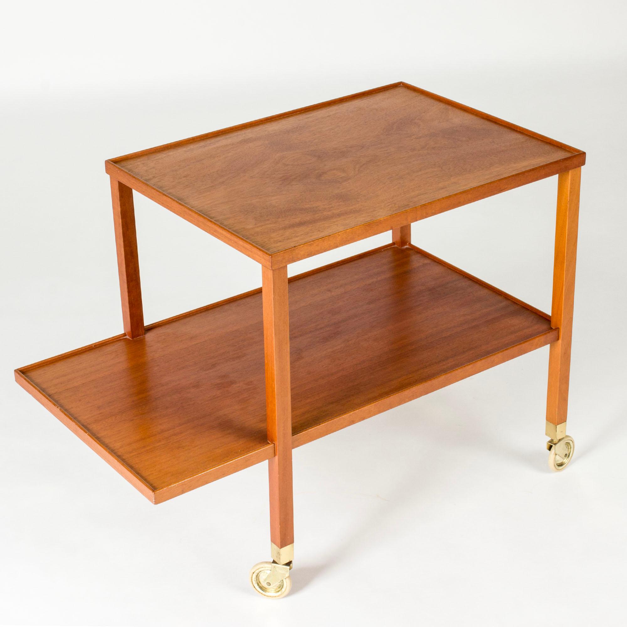 Scandinave moderne Chariot de bar du milieu du siècle par Josef Frank, Svenskt Tenn, Suède, années 1950 en vente