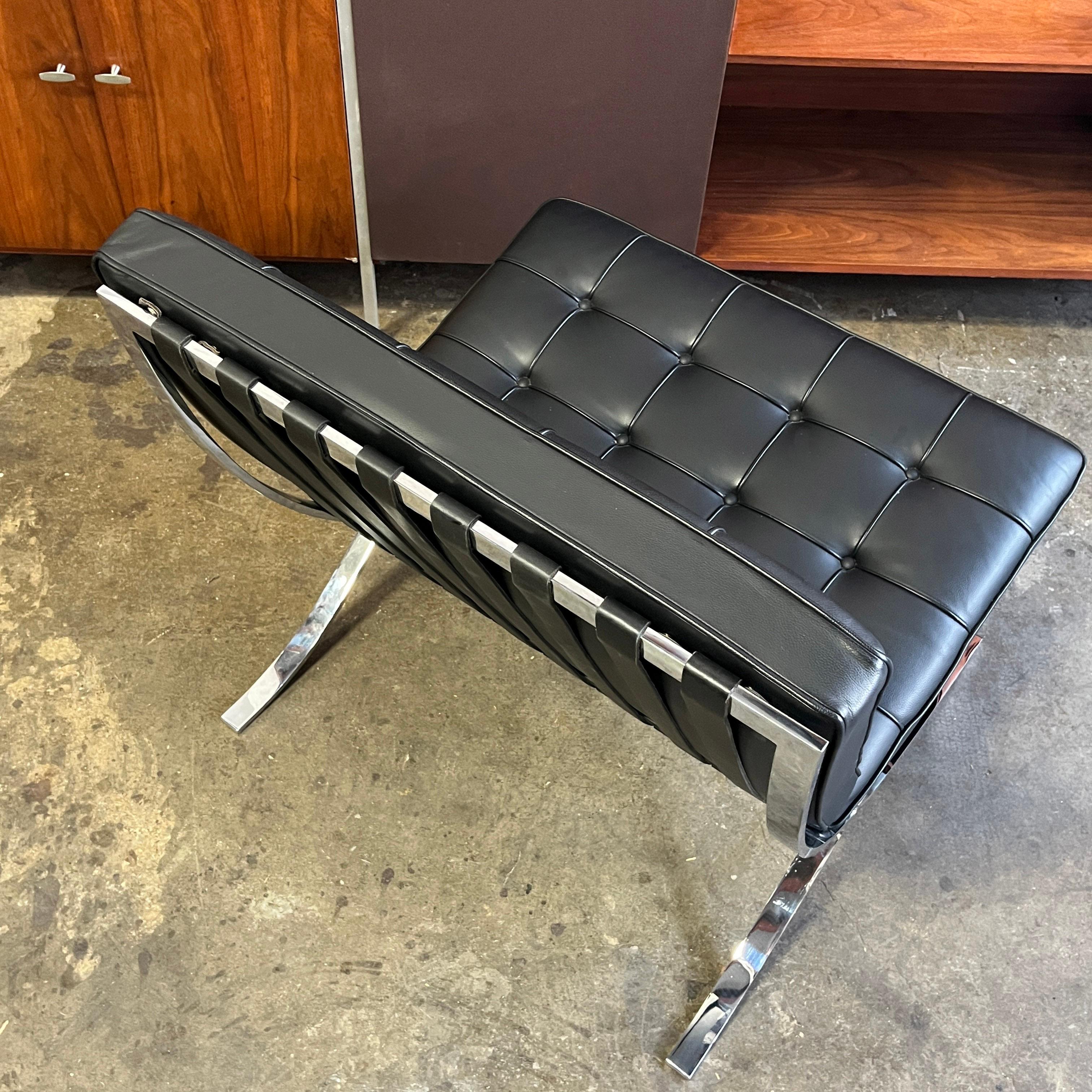 Midcentury Barcelona Lounge Chair for Knoll In Good Condition In BROOKLYN, NY