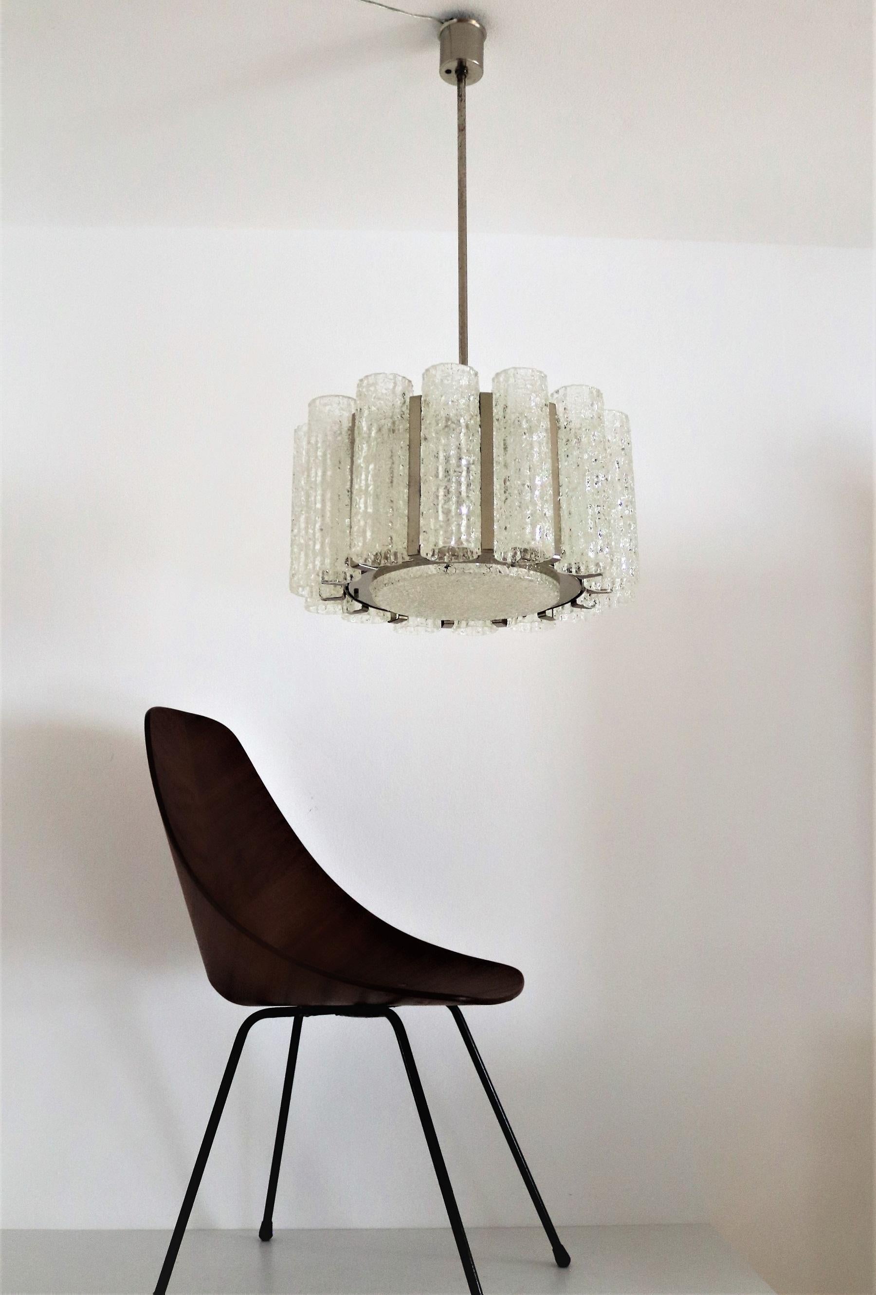 Hand-Crafted Italian Midcentury Barovier e Toso Murano Ice Glass Chandelier, 1960s For Sale