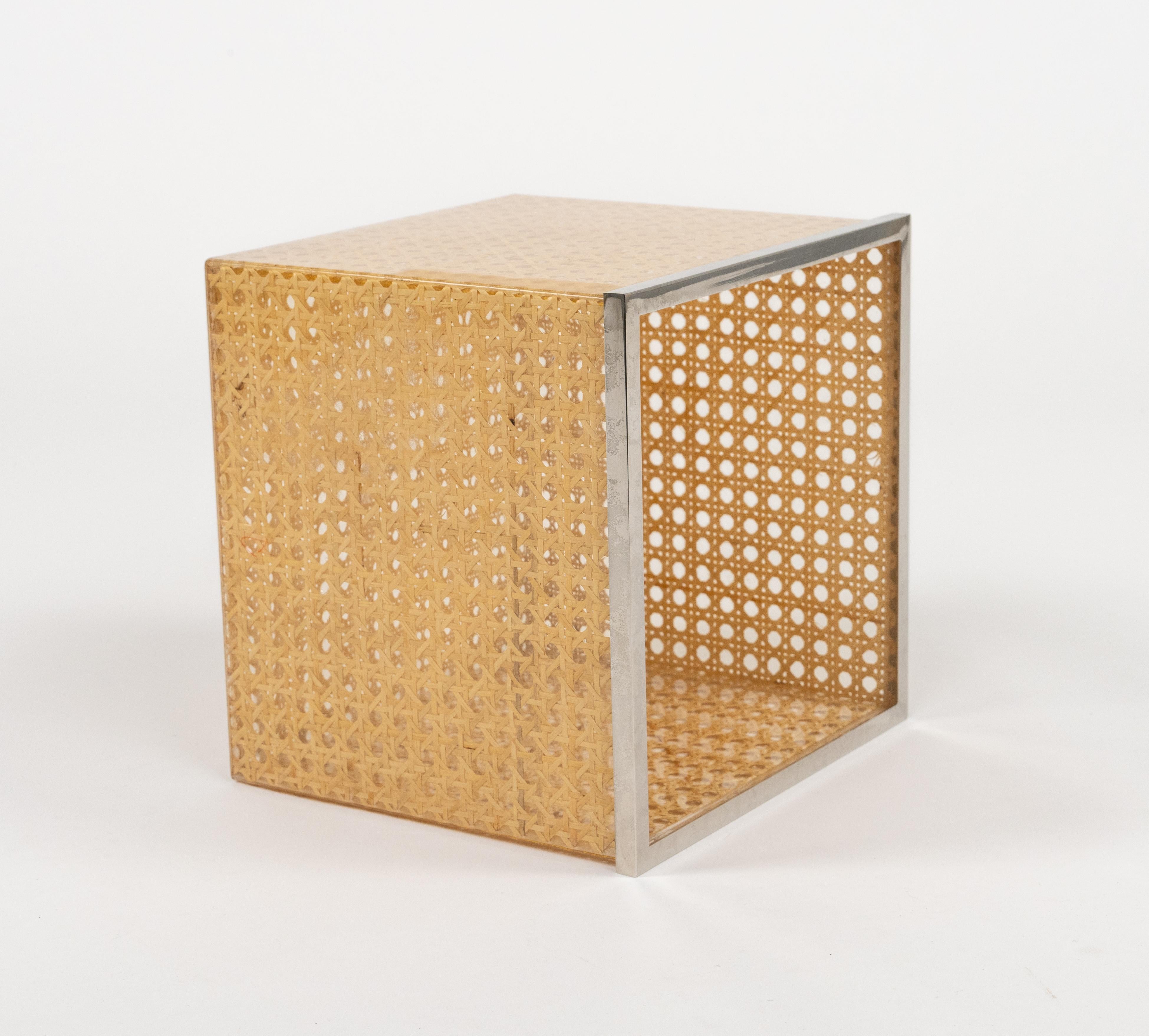 Cestino di metà secolo in lucite, rattan e cromo in stile Christian Dior, Italia anni '70 in vendita 4
