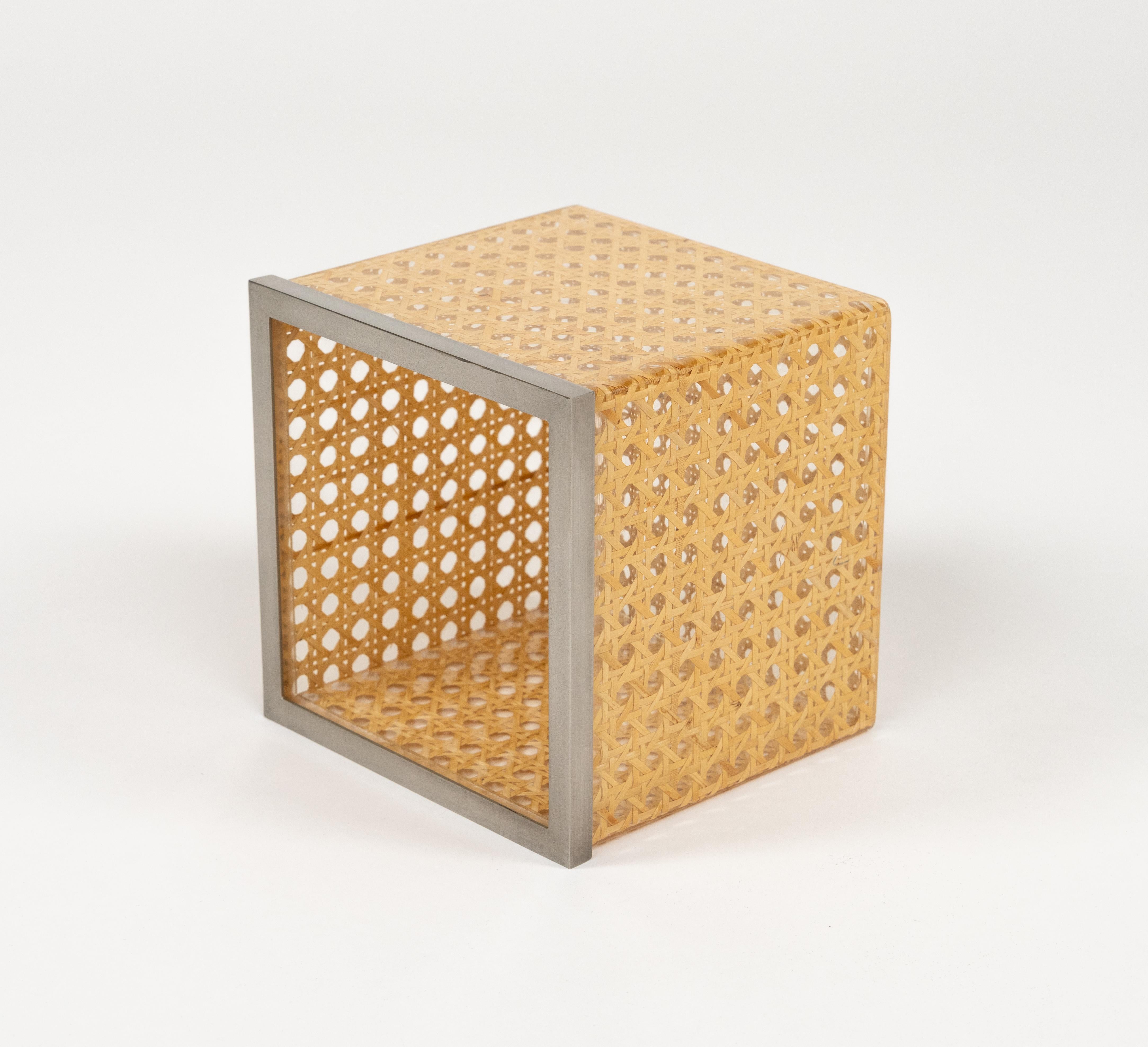 Métal Panier du milieu du siècle dernier en Lucite, rotin et acier de style Christian Dior, Italie 1970 en vente