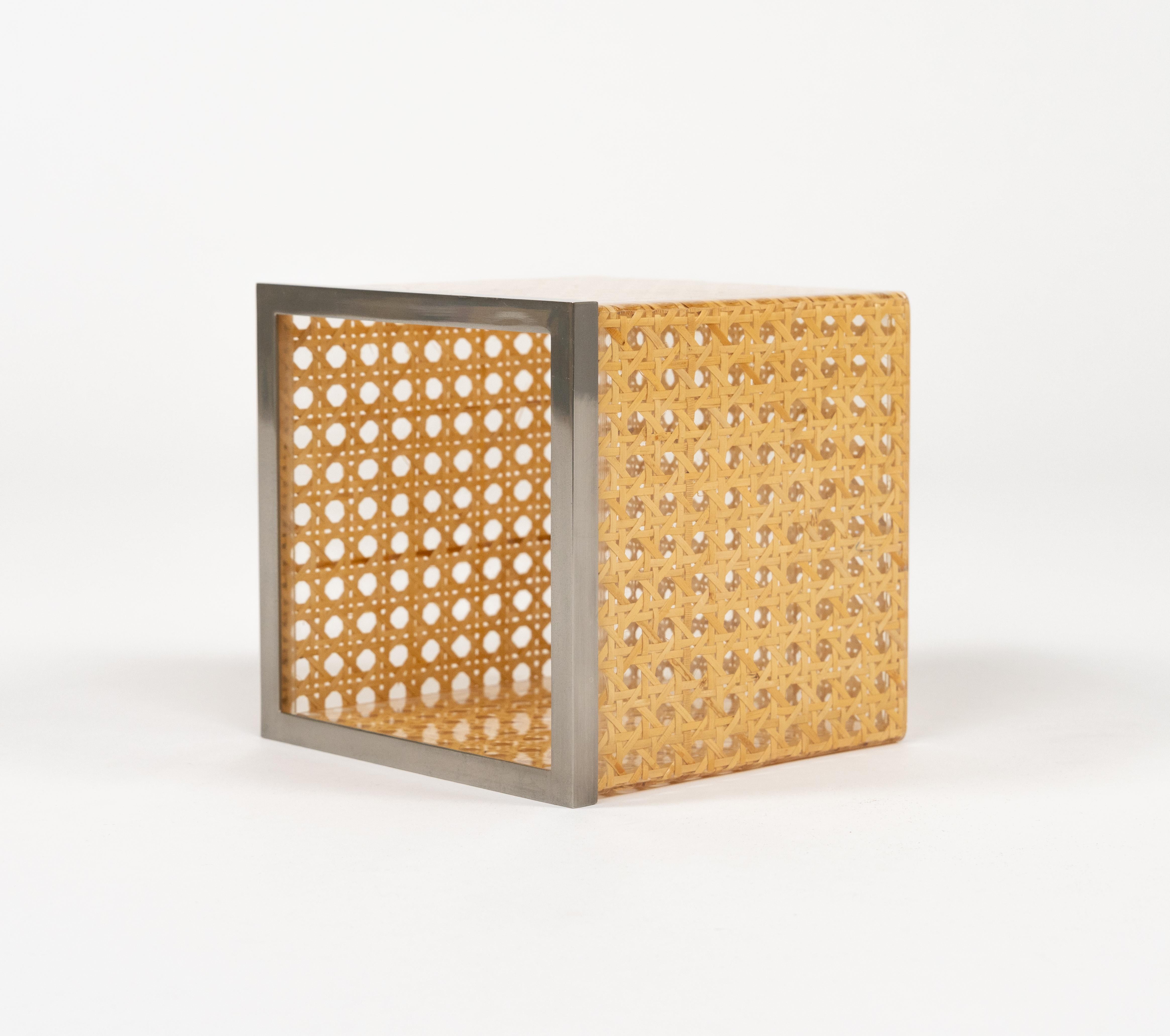 Panier du milieu du siècle dernier en Lucite, rotin et acier de style Christian Dior, Italie 1970 en vente 1
