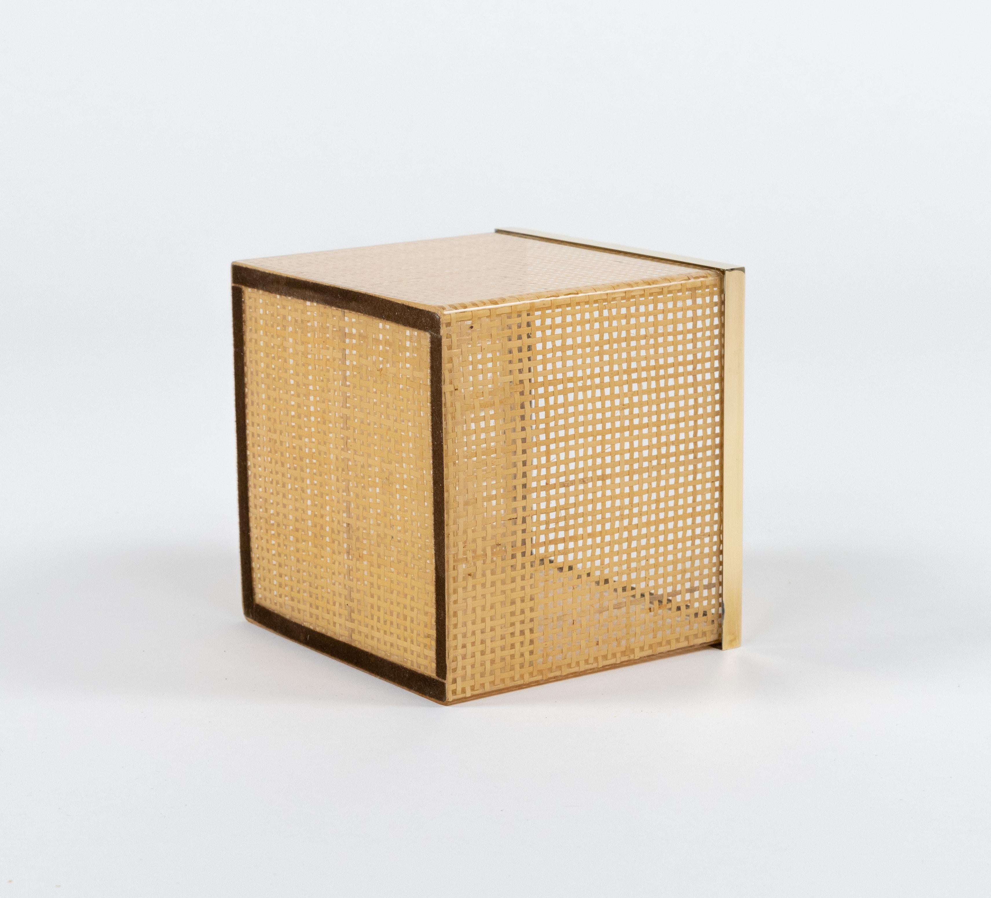 Midcentury Basket in Lucite, Wicker and Brass Christian Dior Style, Italy 1970s For Sale 2