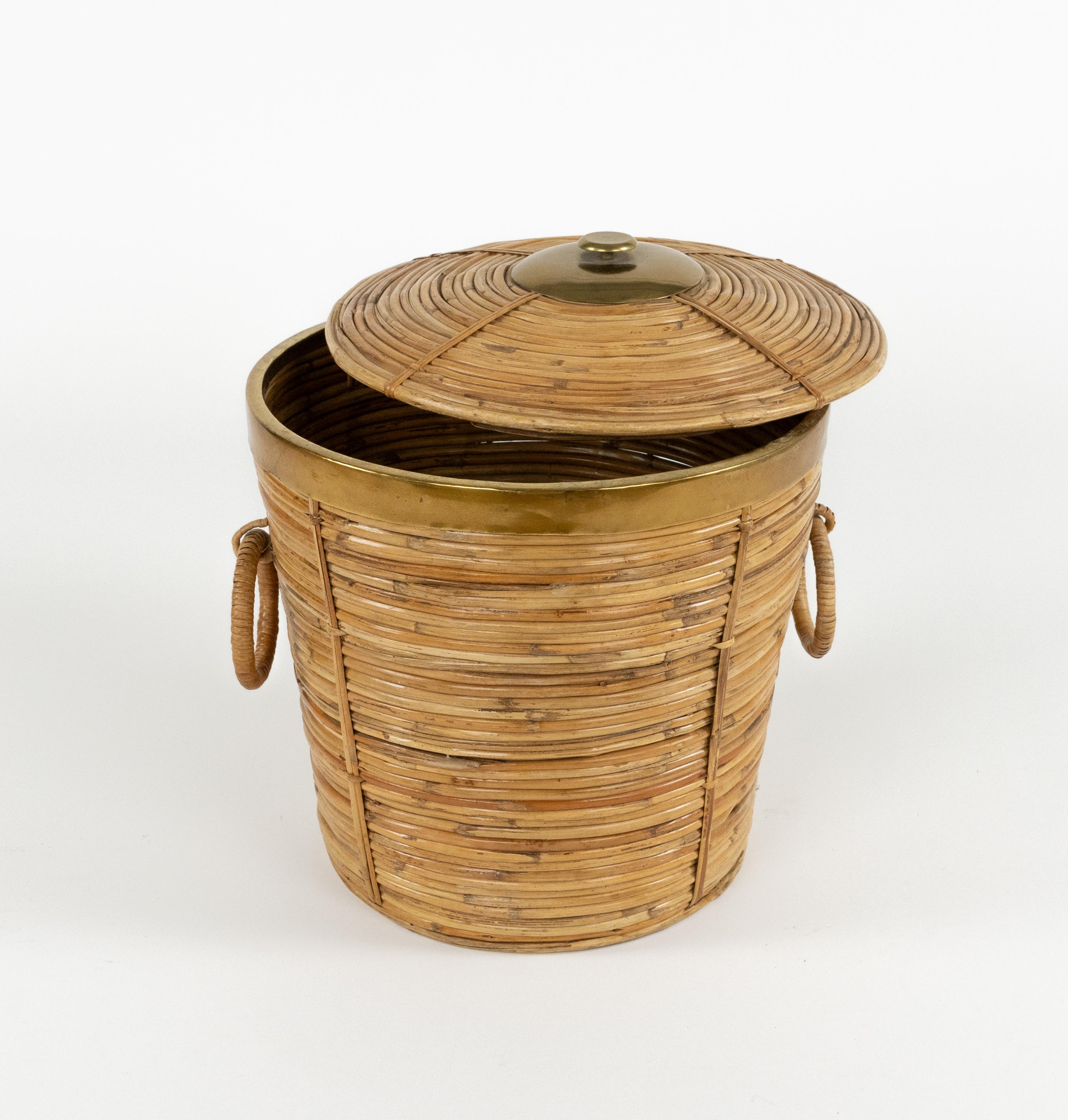 Midcentury Korb Rattan, Weide und Messing Vivai del Sud Stil, Italien 1970er (Italienisch) im Angebot