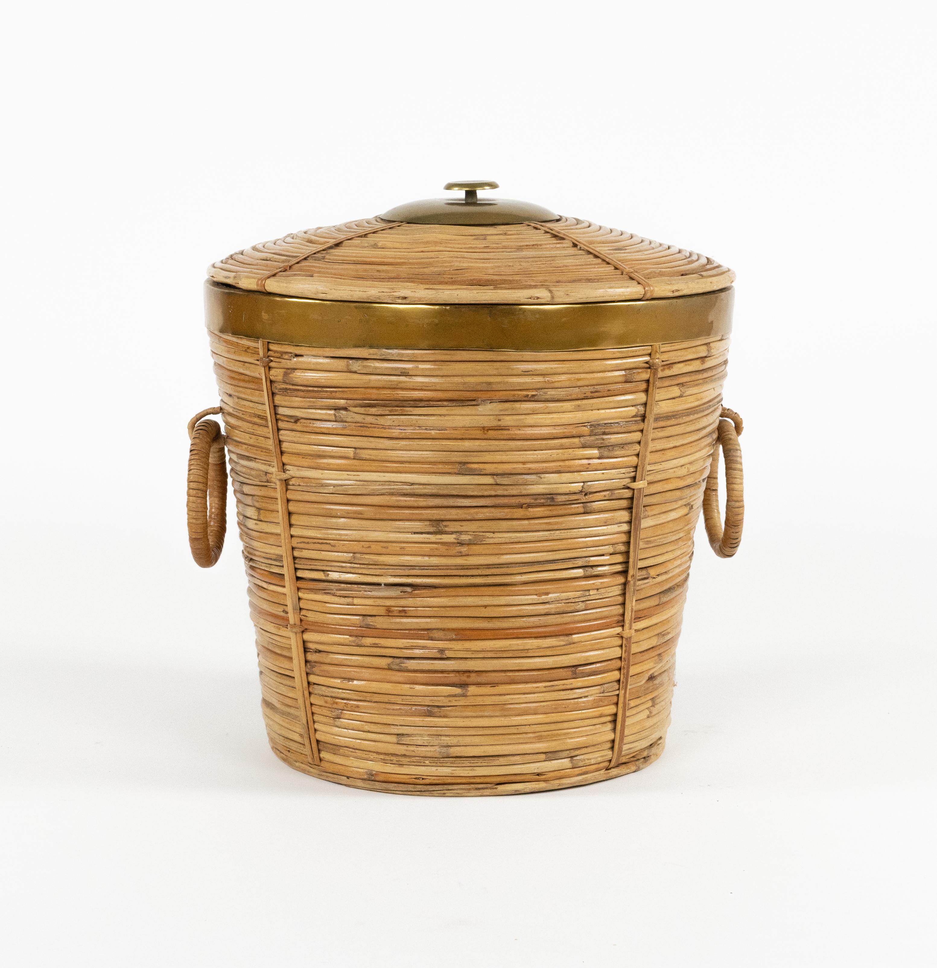 Midcentury Korb Rattan, Weide und Messing Vivai del Sud Stil, Italien 1970er (Metall) im Angebot