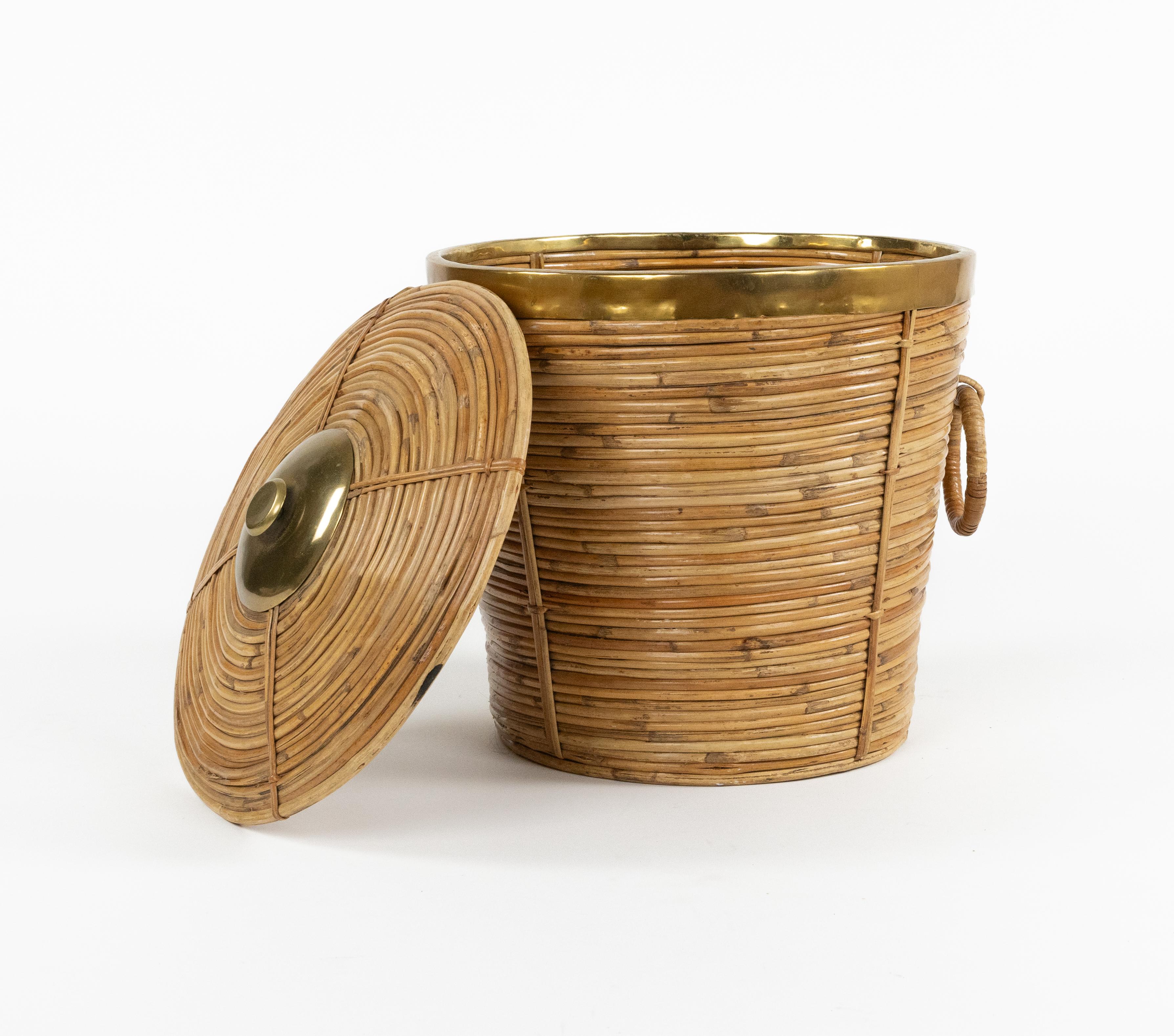 Midcentury Korb Rattan, Weide und Messing Vivai del Sud Stil, Italien 1970er im Angebot 1