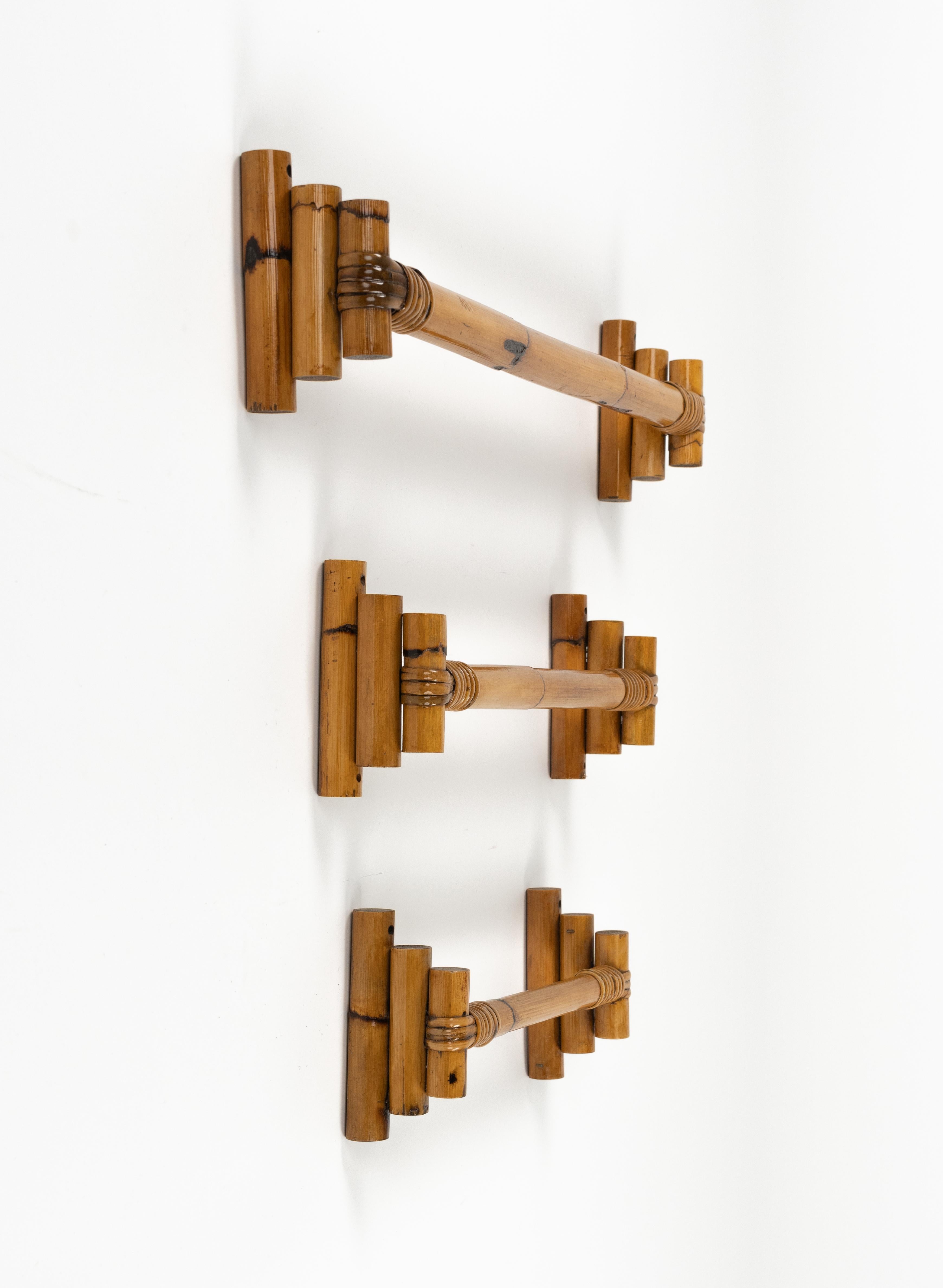 Midcentury Bathroom Set of Three Towel Holder in Bamboo and Rattan, Italy 1970s In Good Condition In Rome, IT