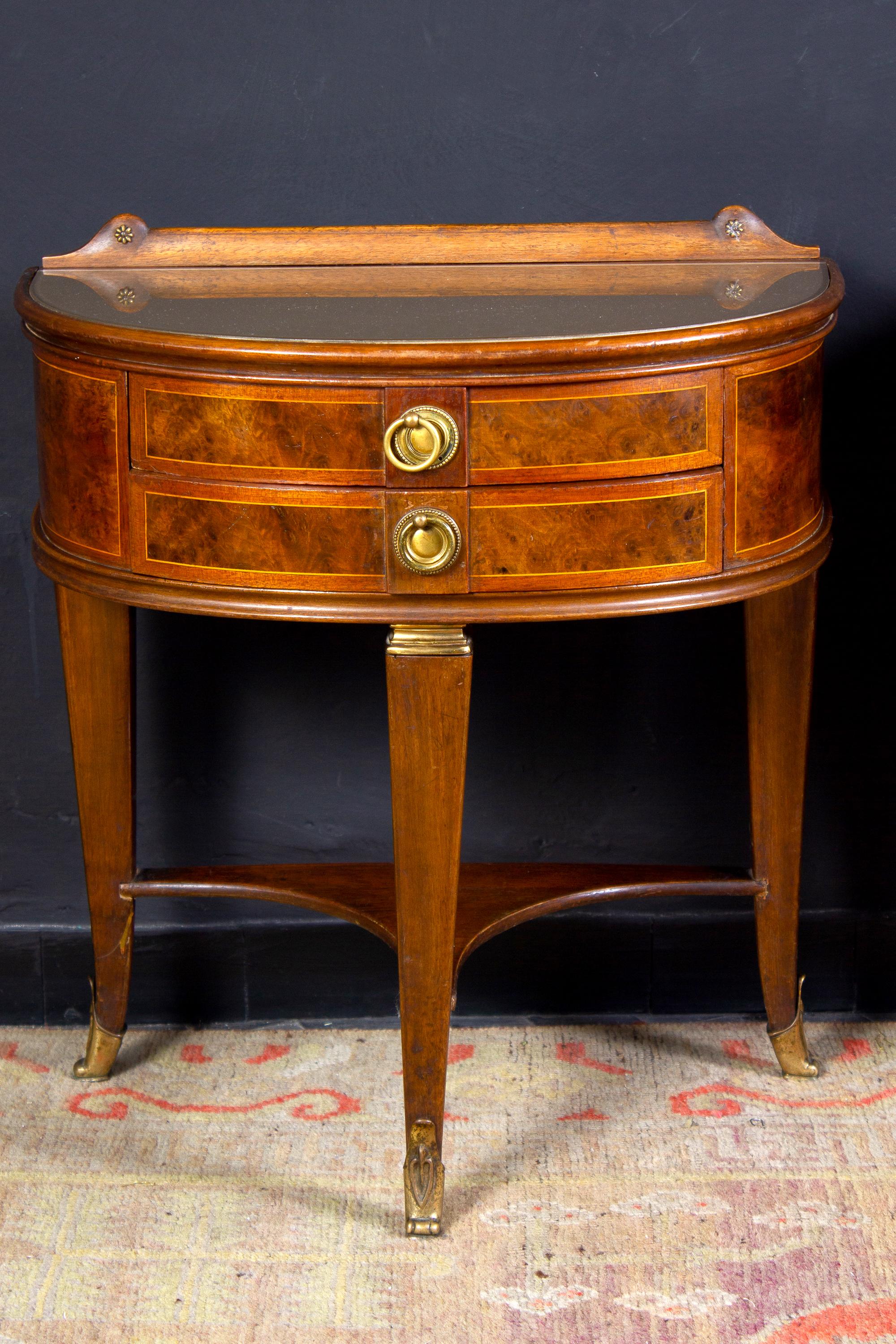 set of two nightstands